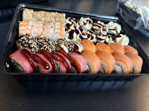 Osama Sushi Академмістечко image 1