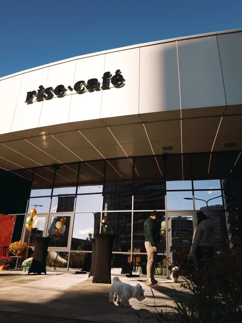 rise • café image 1