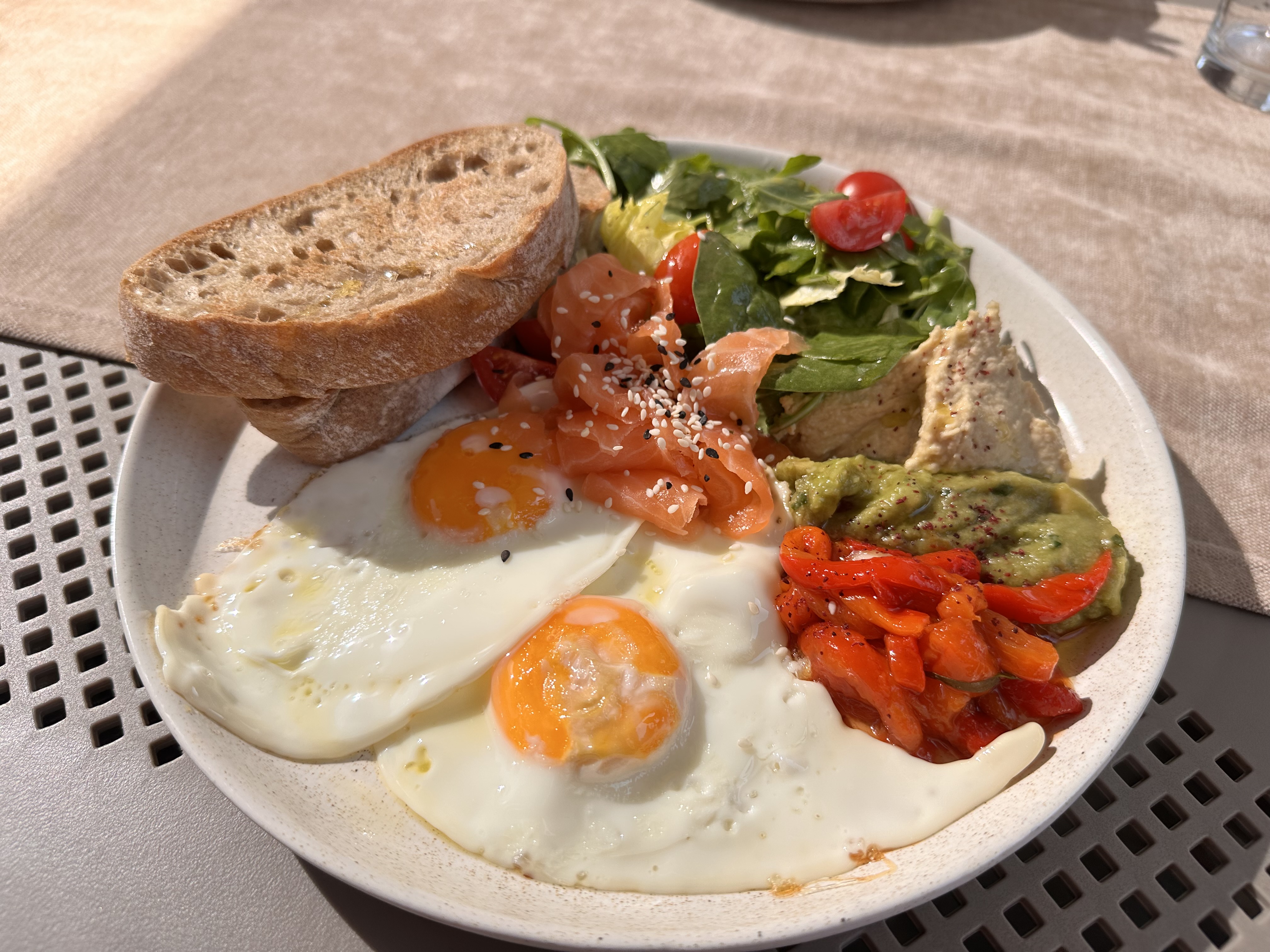 rise • café image 3