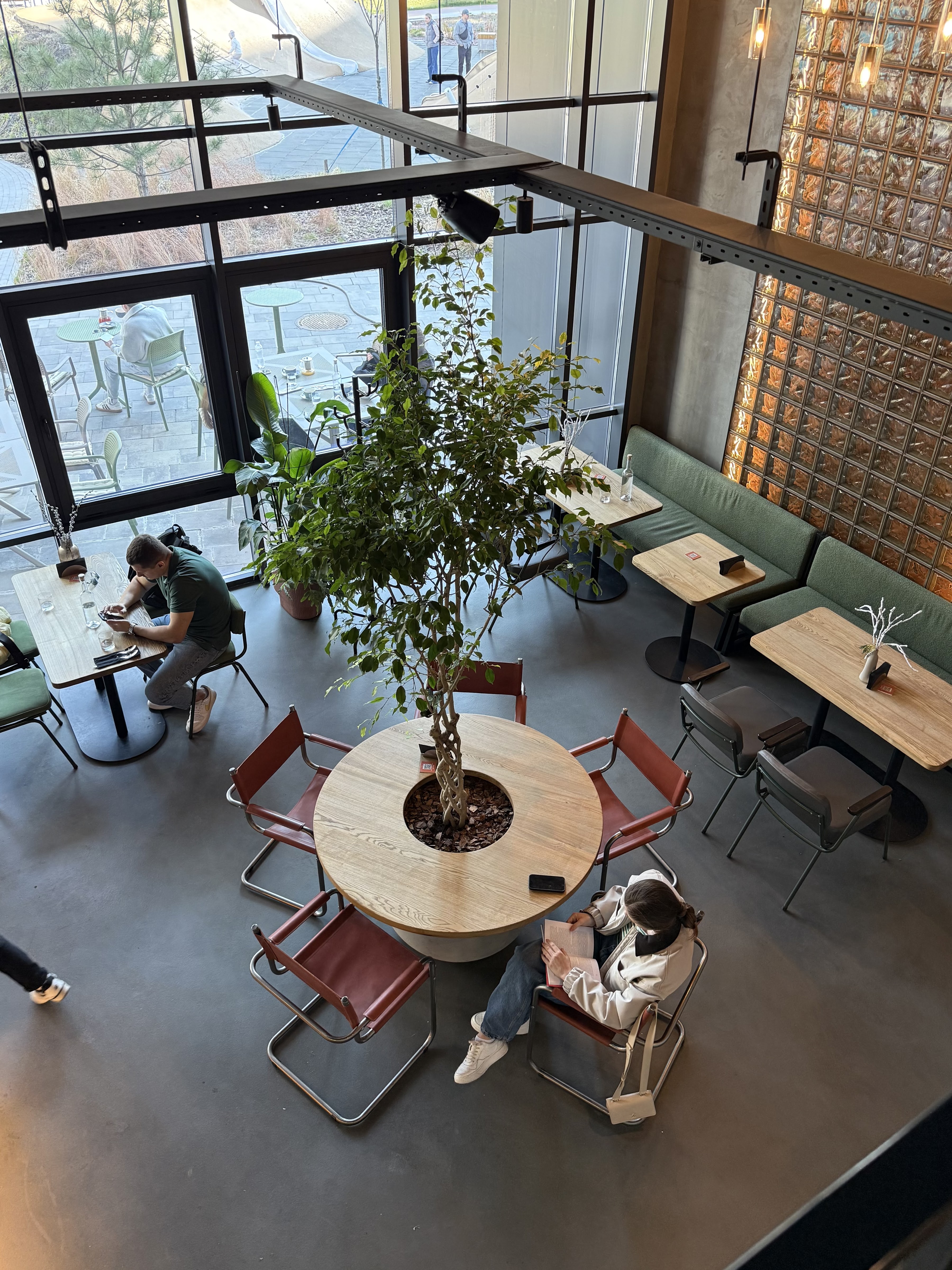 rise • café image 6