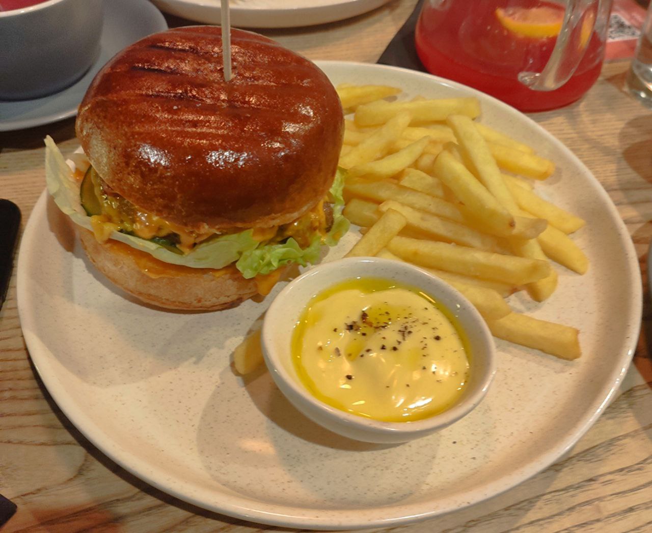 rise • café image 7