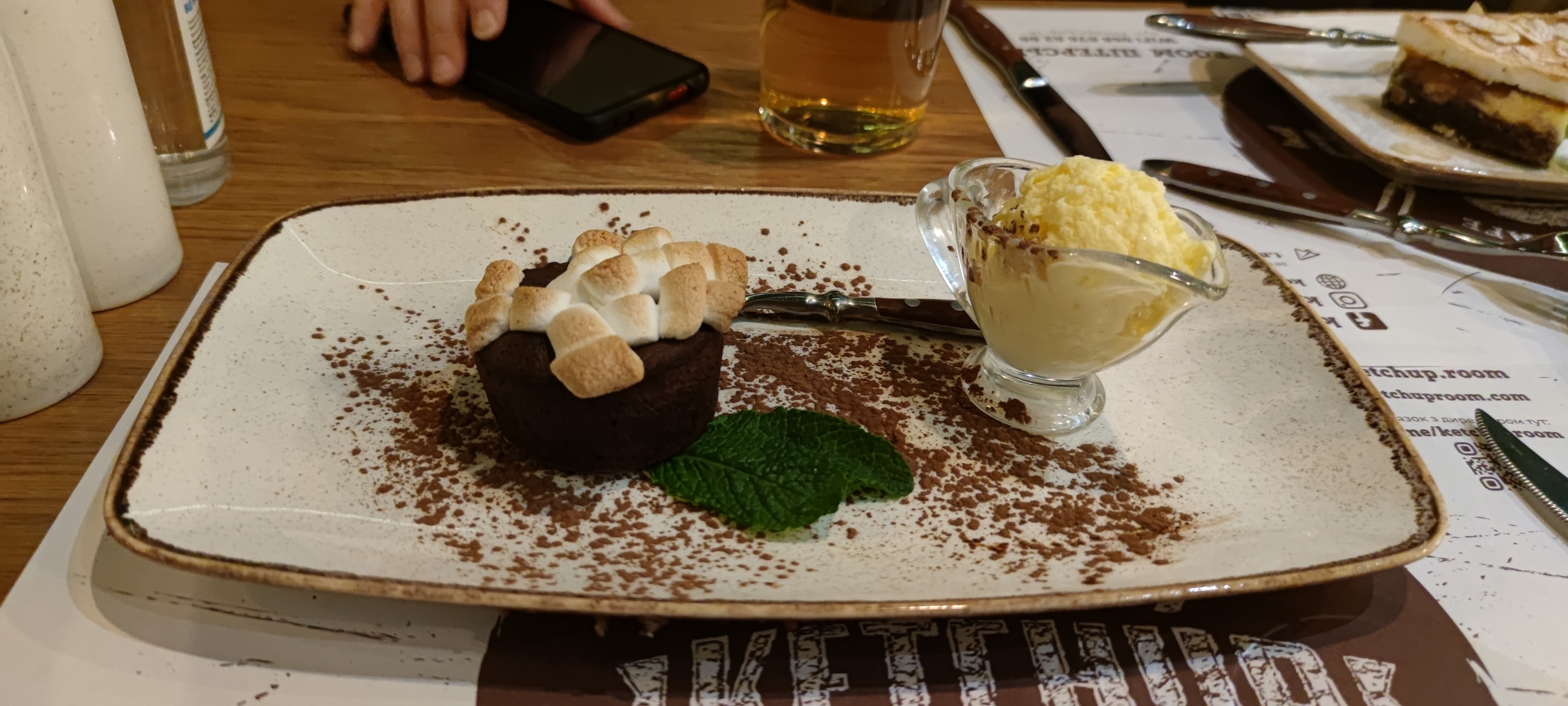 Найліпші Бургери Міста - Ketchup Room image 7