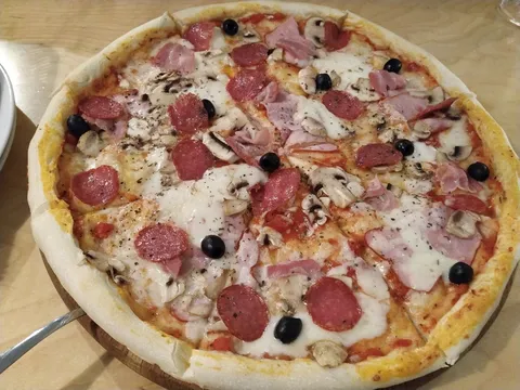 Happy Pizza image 2