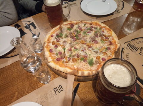 Live Pub image 5