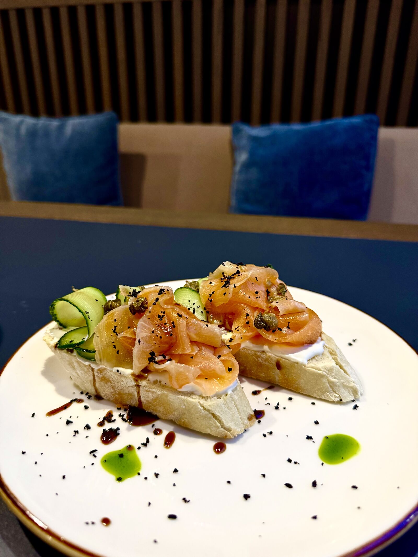DELLÍCÍA Gastro Bar image 9