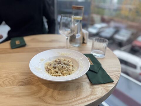 BILLION restaurant image 6
