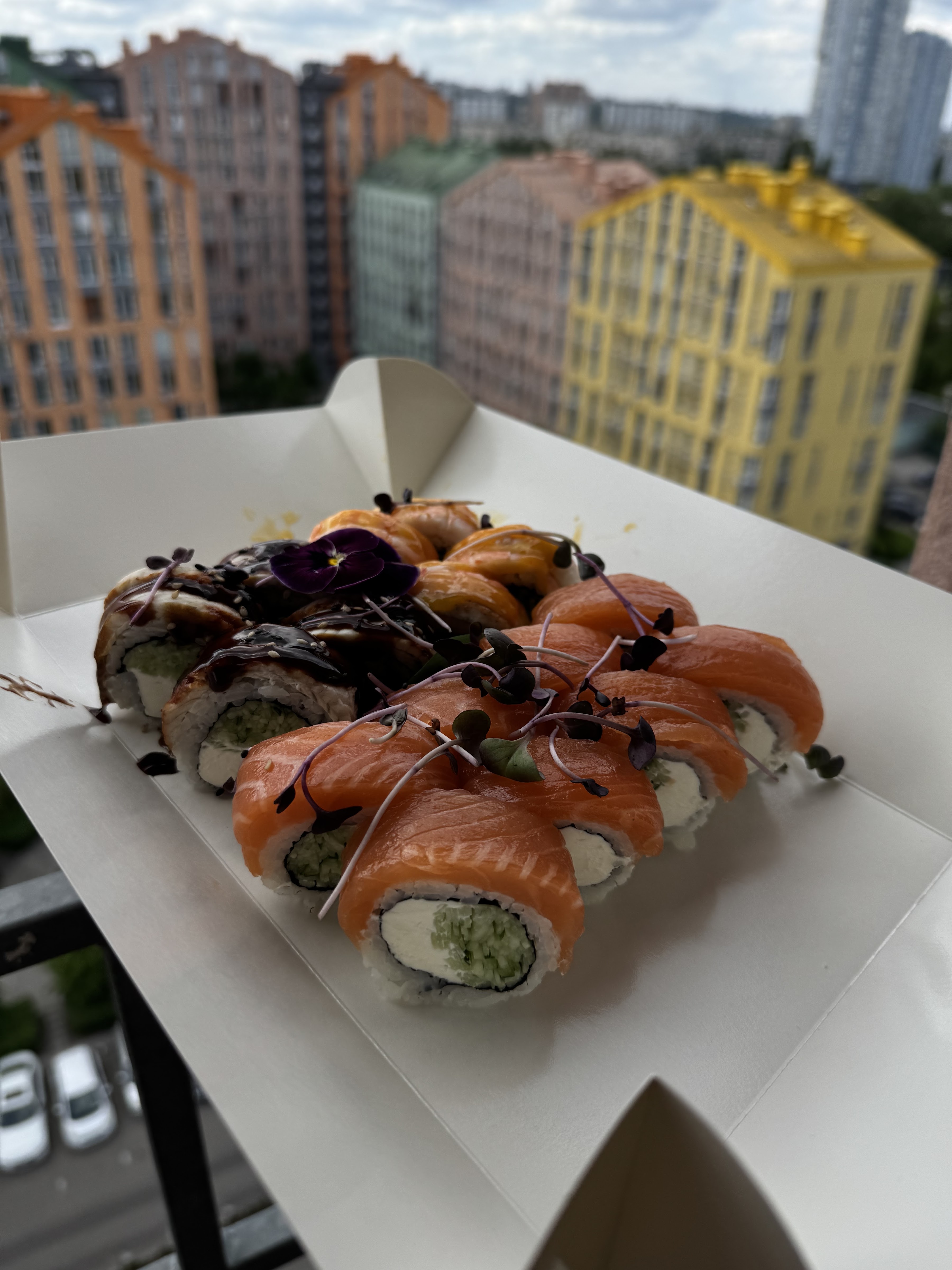 Big Family Sushi image 2