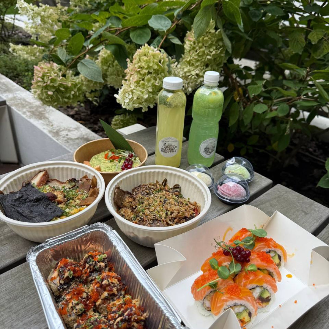 Big Family Sushi image 3