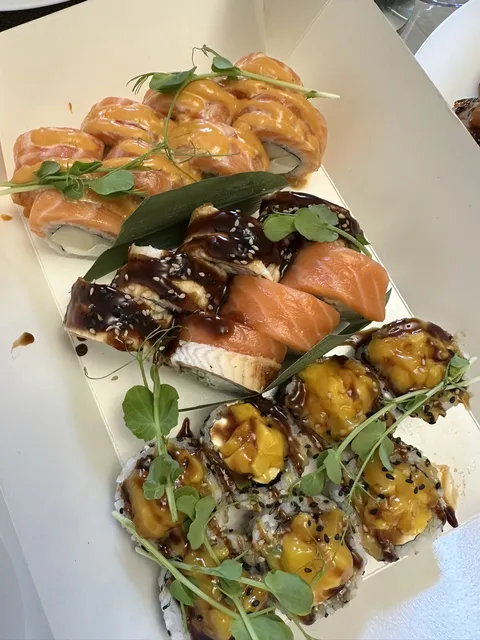 Big Family Sushi image 8