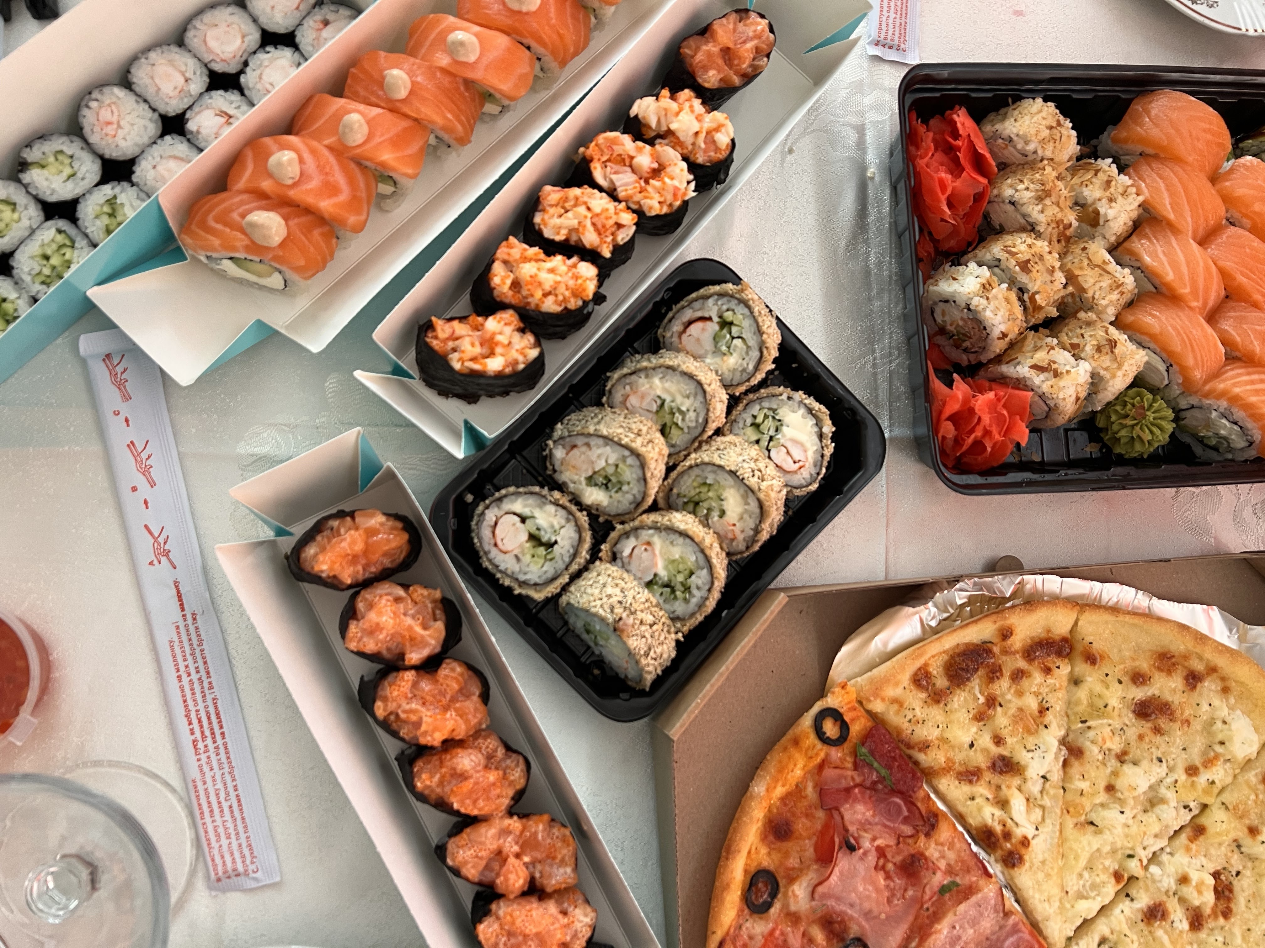 SushiLux доставка суші image 6