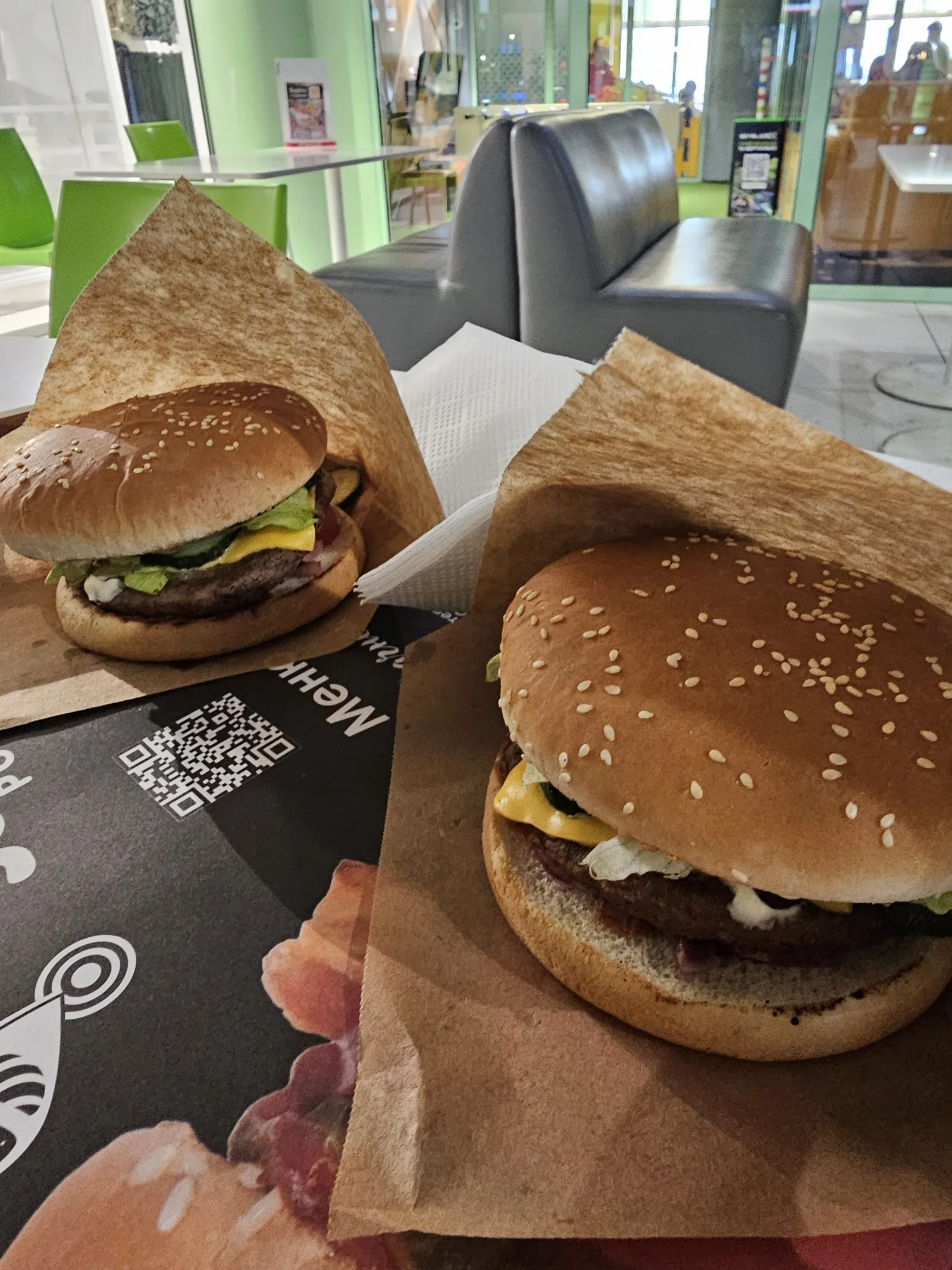 BURGER SUSHI POINT (Komod) image 2