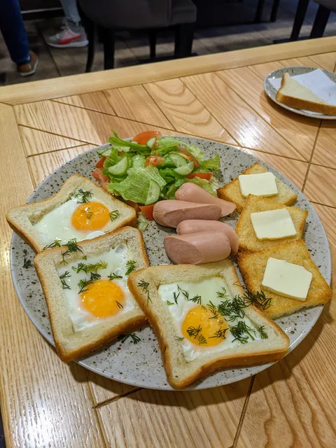 Raf cafe image 3