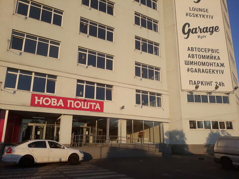 G-Sky Lounge & Karaoke & Roof Terrace image 8