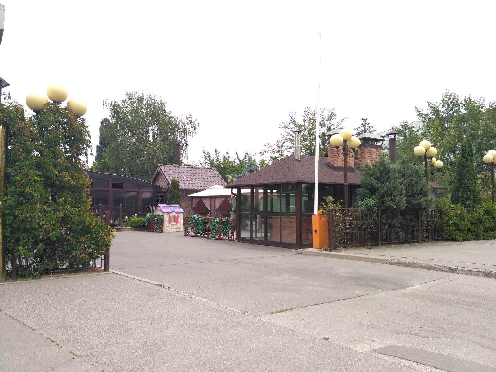 Tati image 9