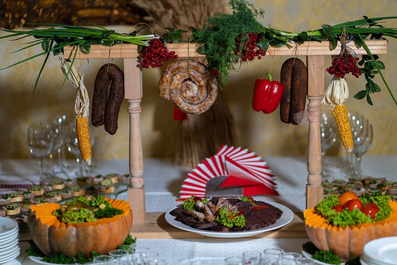 Ресторан Української Кухні на Троєщині - Колиба image 5