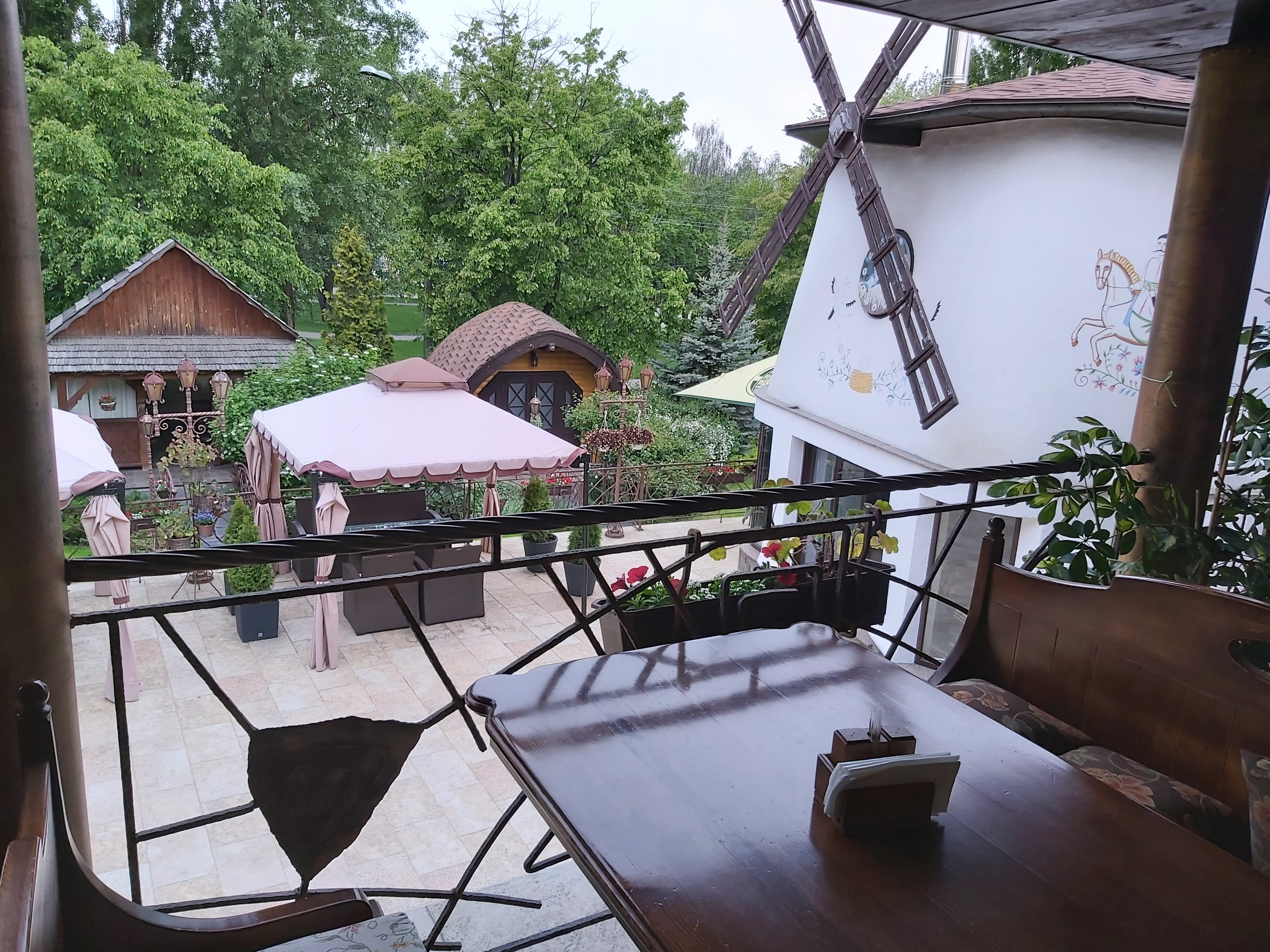 Charivna Taistra image 1