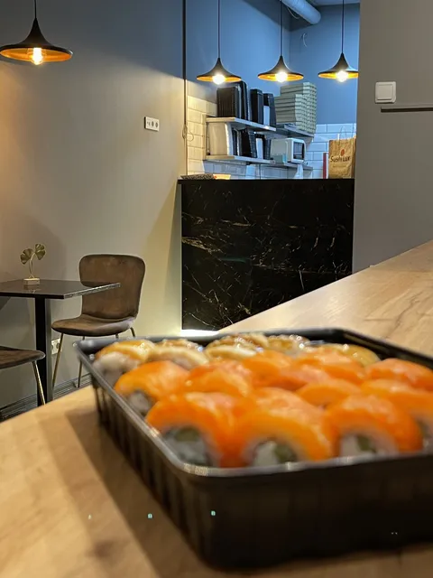 SushiLux Позняки image 3