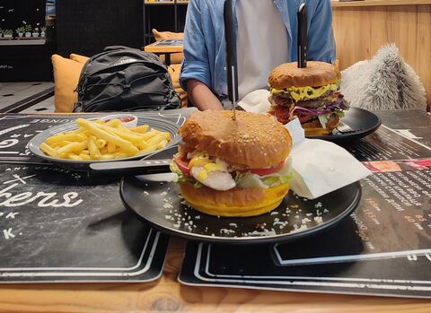 I'm the Burger Boss image 3