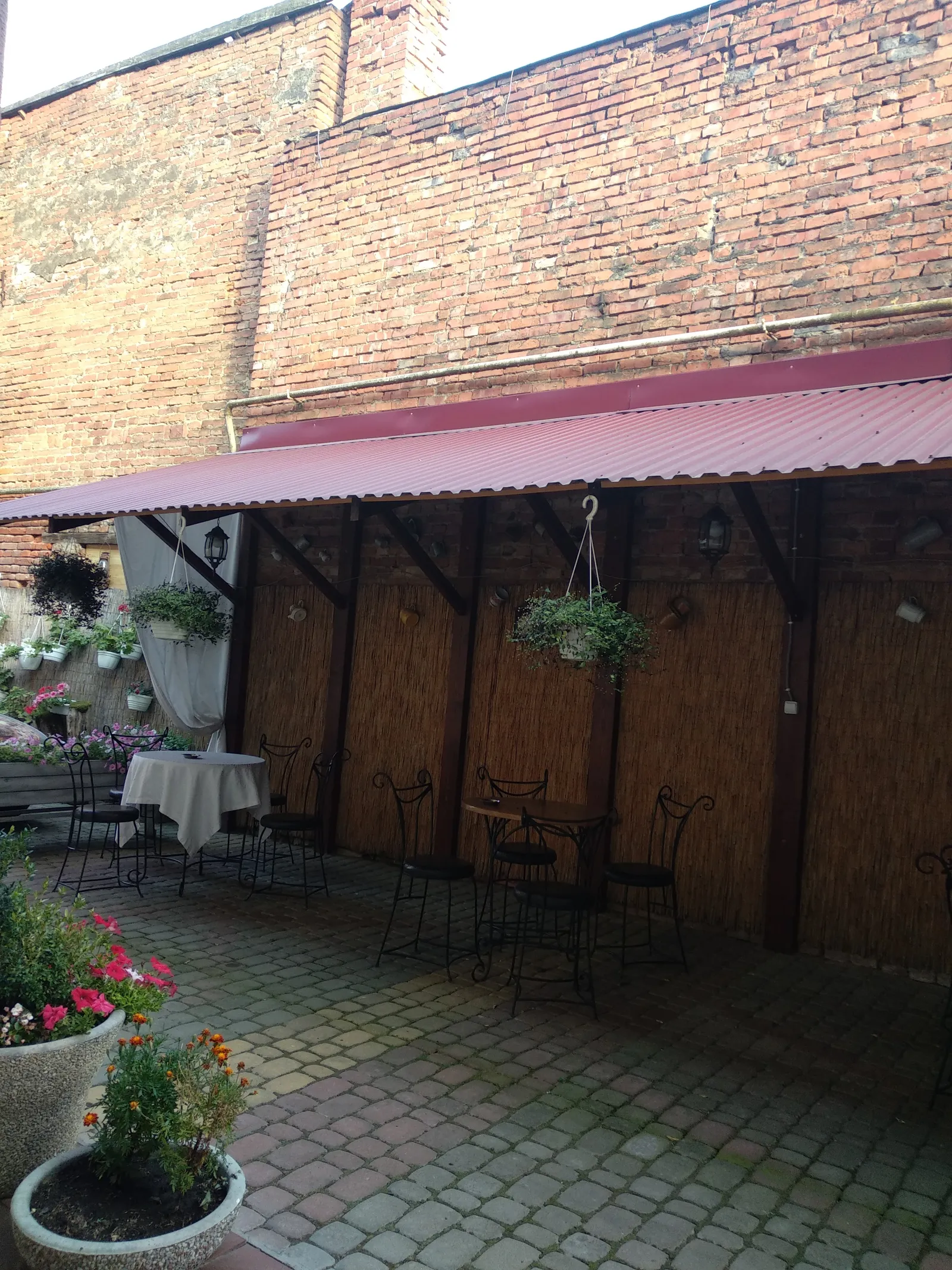 Gracia Plus Hotel restaurant image 10