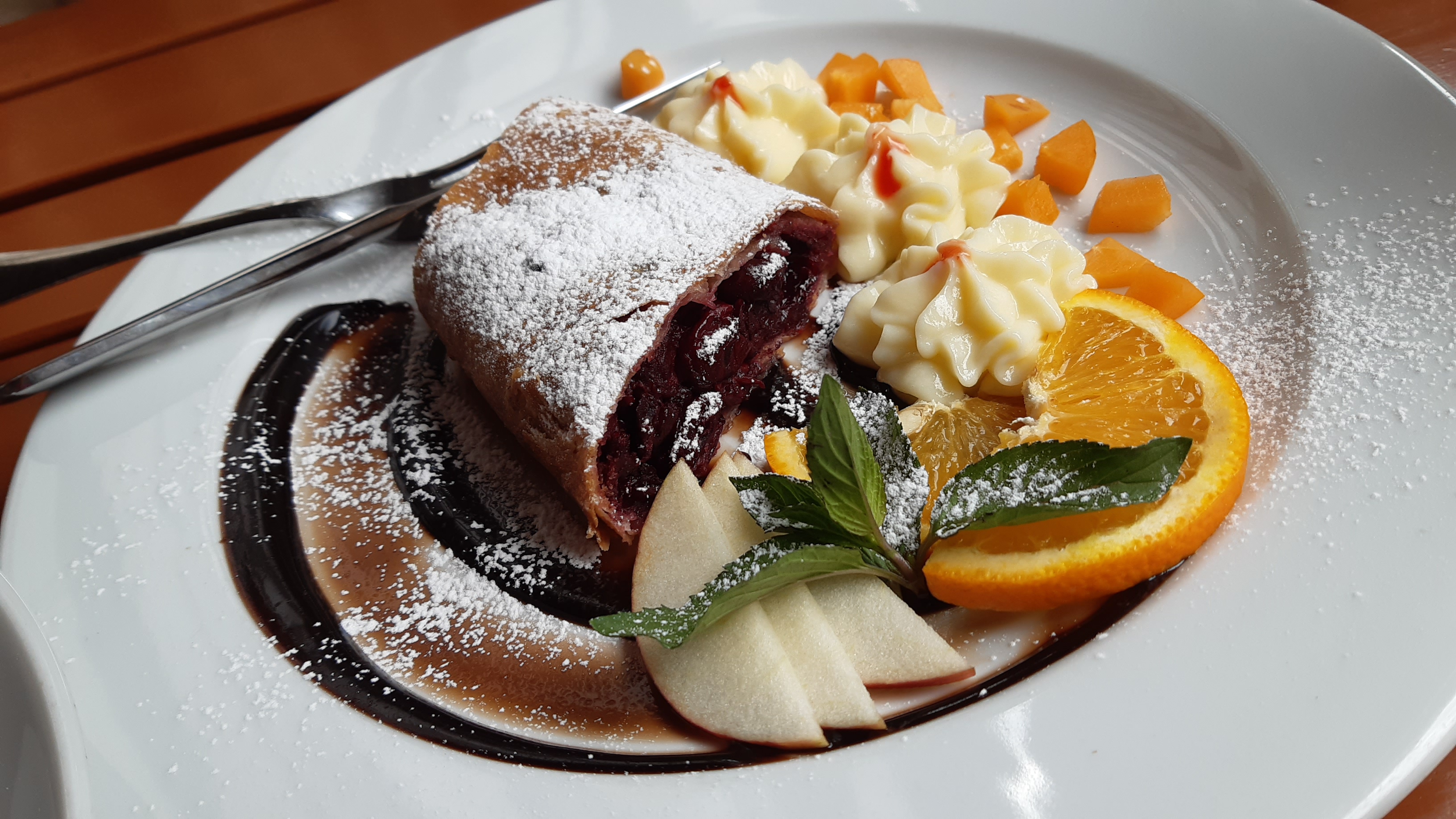 Restoran Zhayvoronok image 9