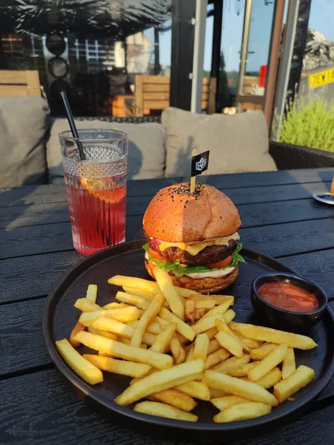 Garage Grill & Pub image 2