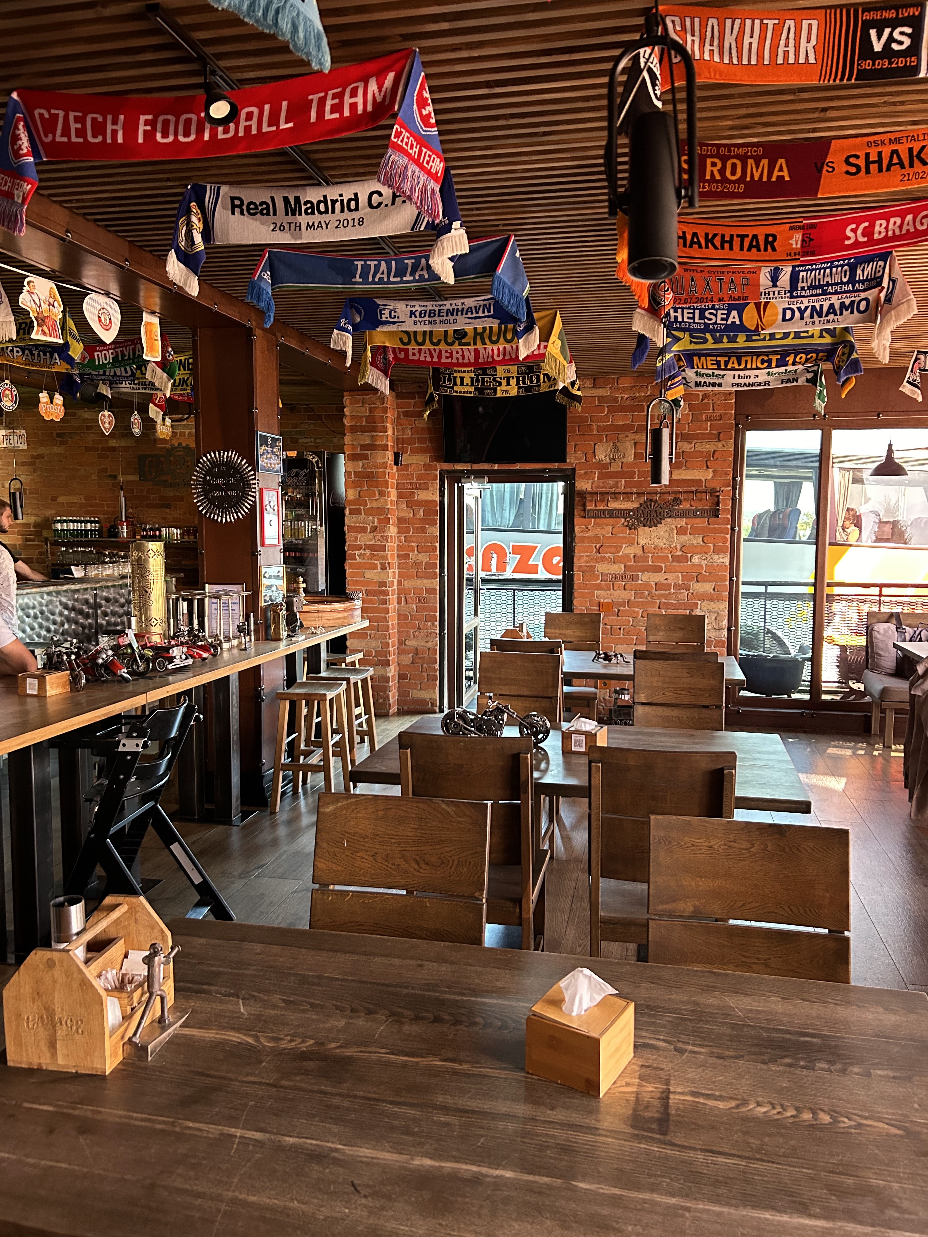 Garage Grill & Pub image 8