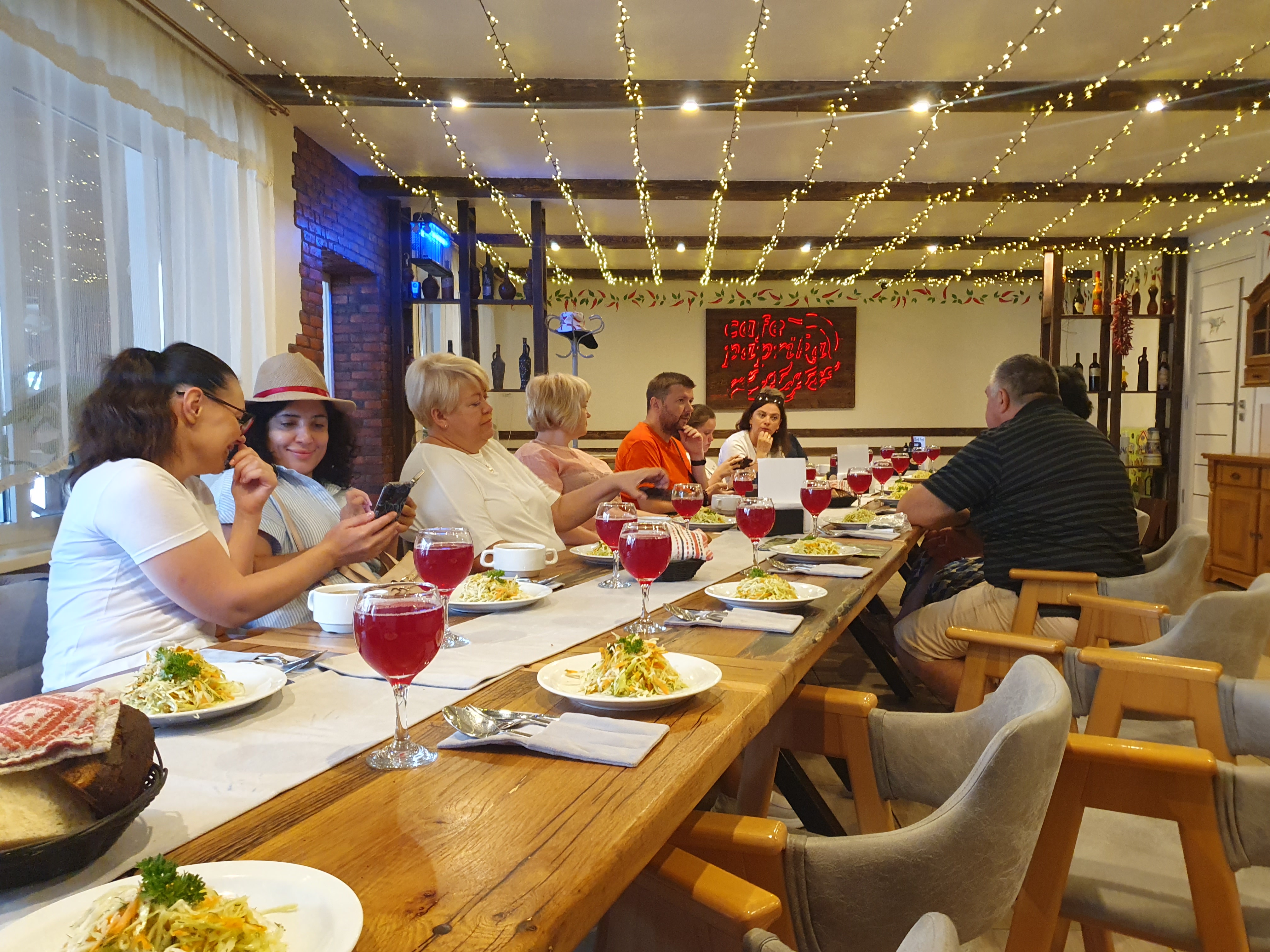 Кафе «Паприка» Виноградів image 1