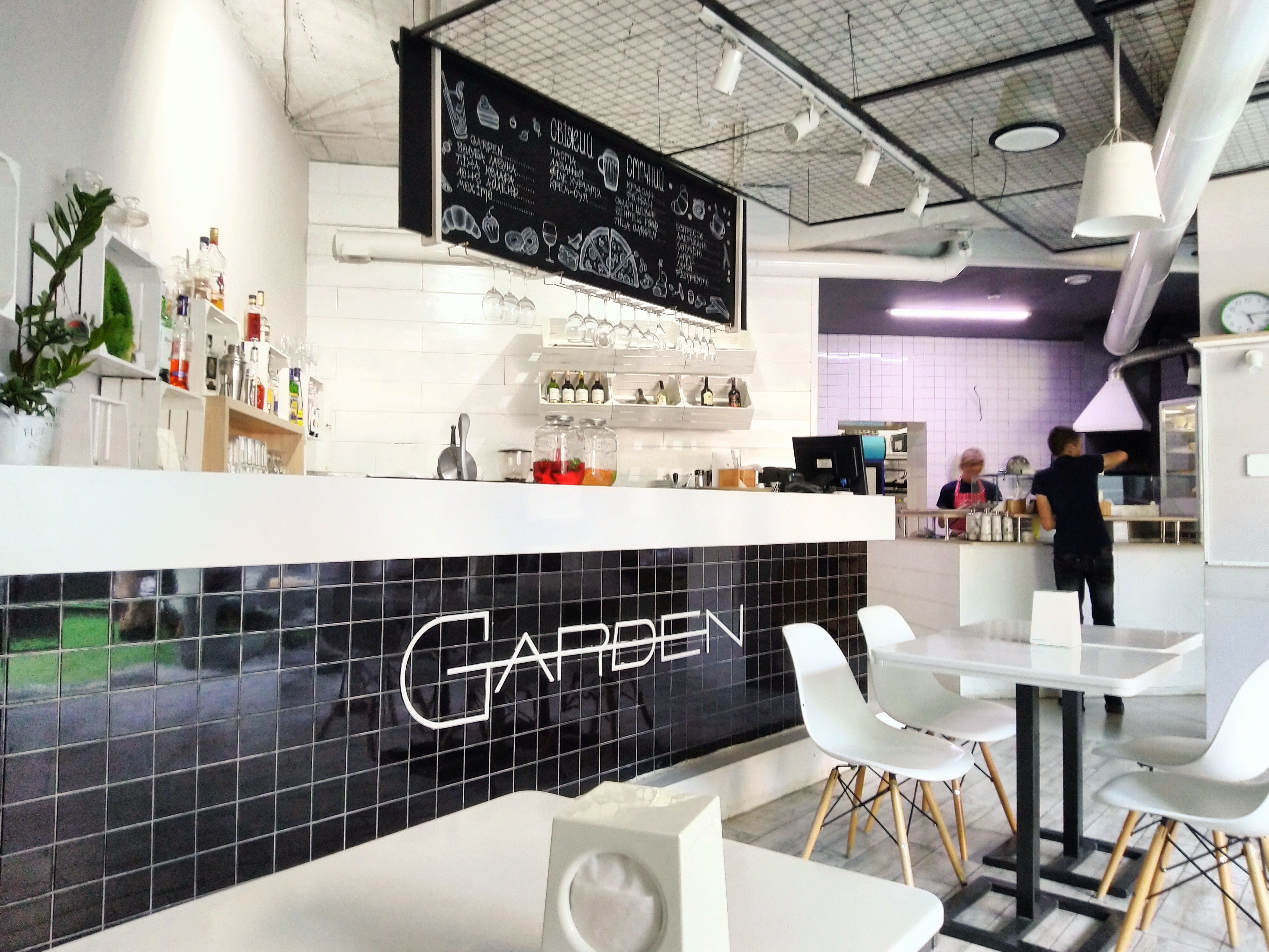 Pizzeria Garden image 4