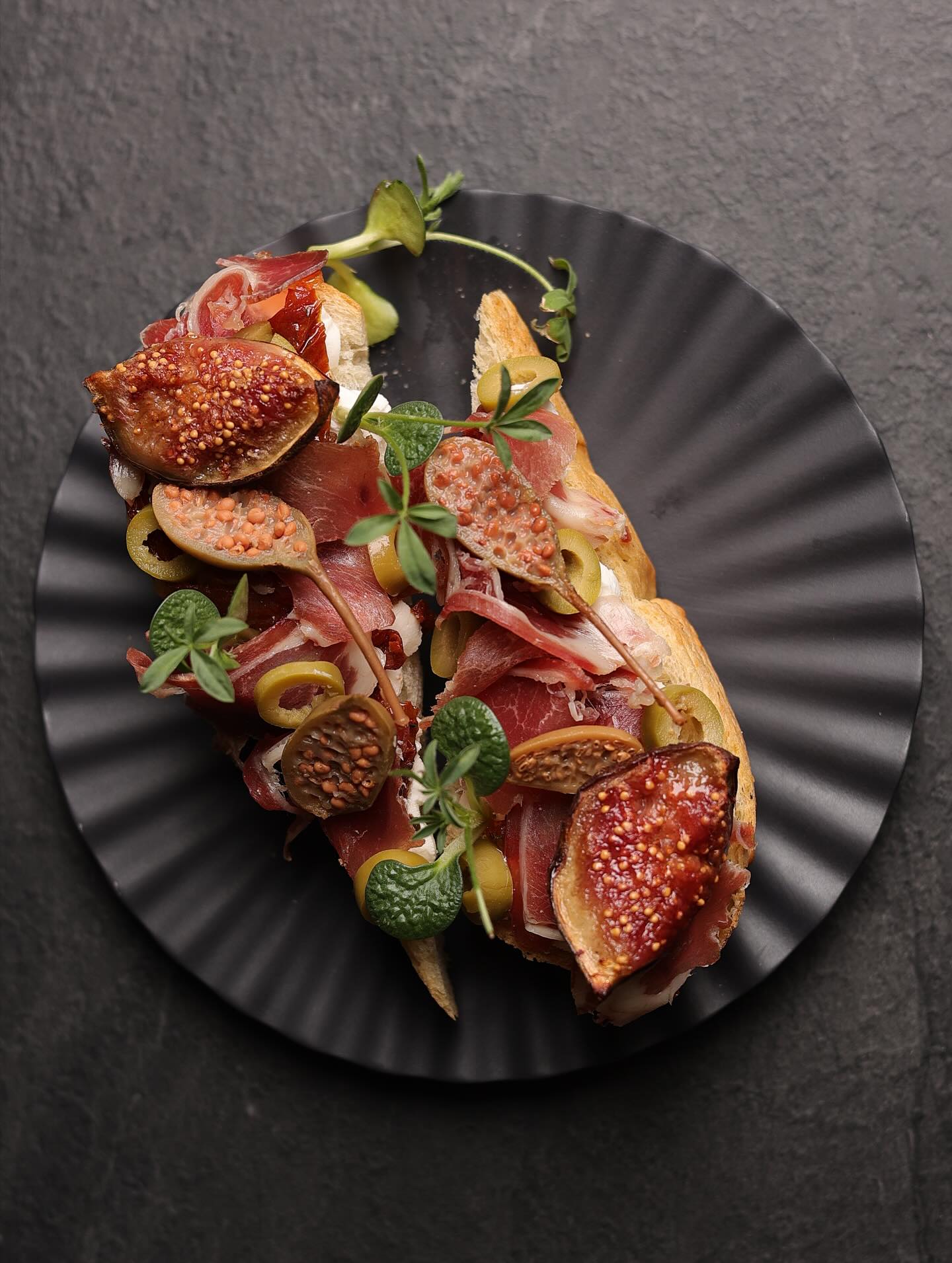 Mozart Resto & Bar image 1