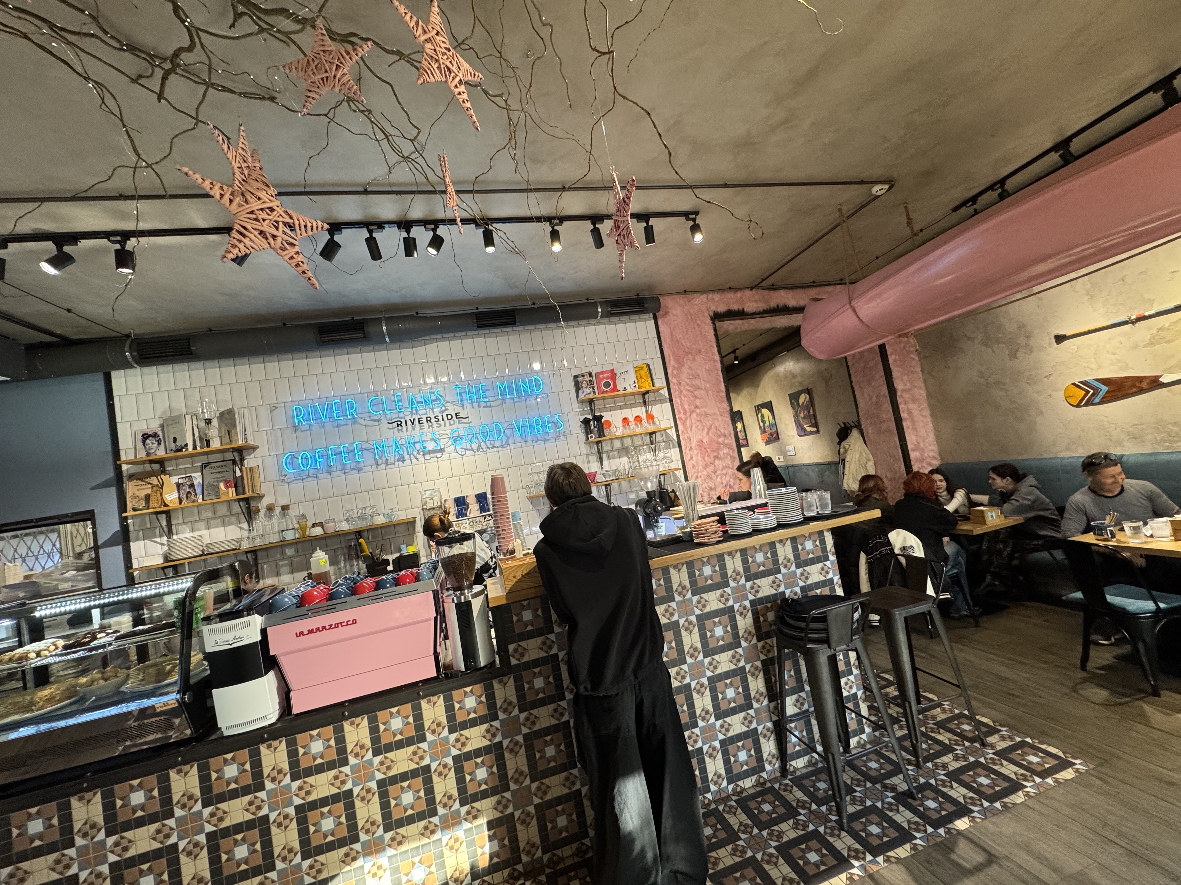 Riverside. Coffee roastery and brew bar image 7