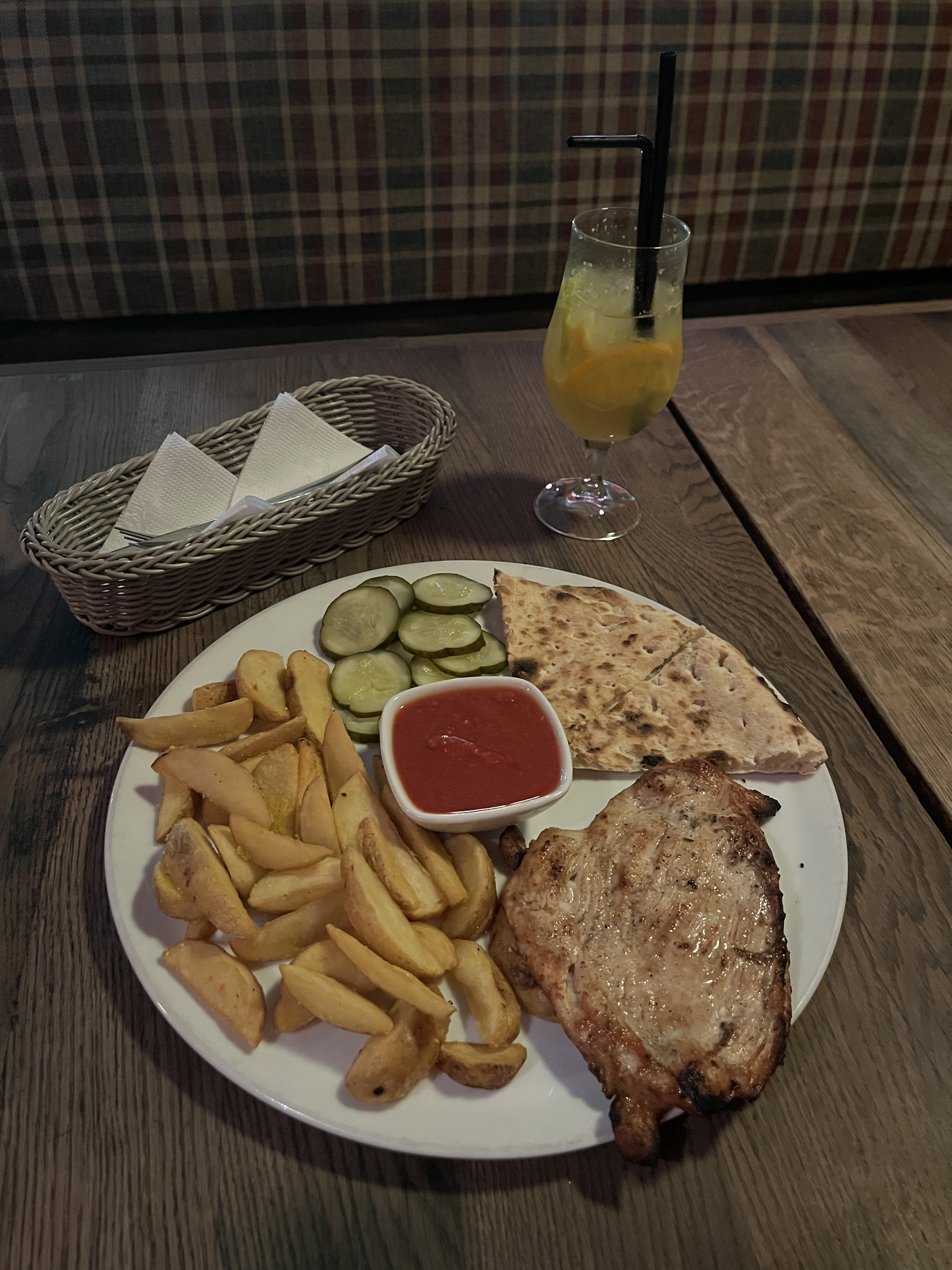 Egan Irish Pub image 9