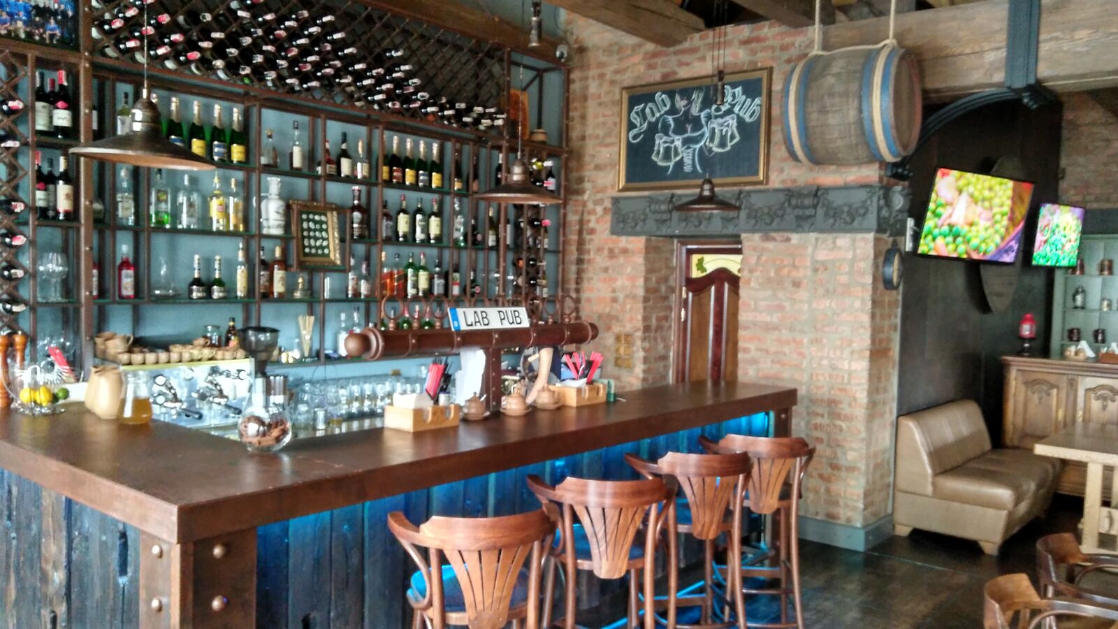 Lab Pub image 5