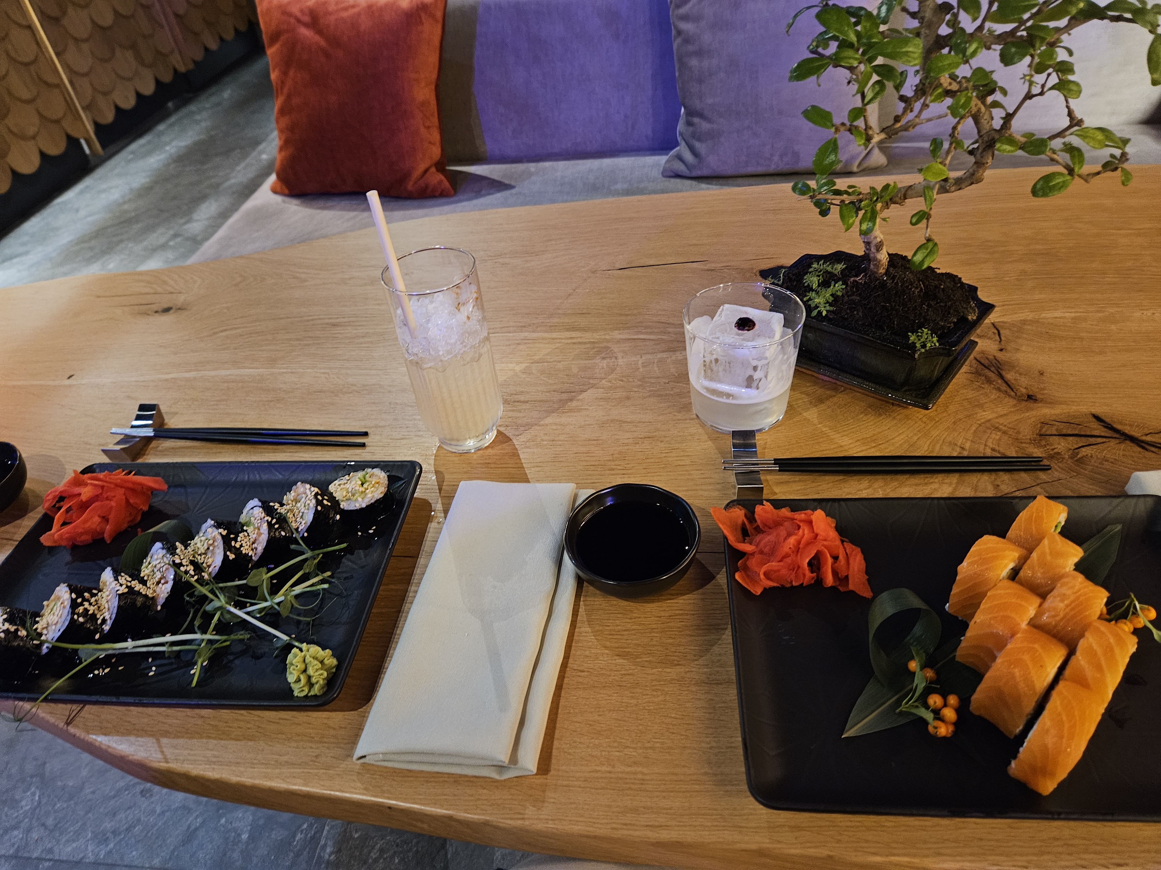 Sake Lounge. Ресторан азійської кухні. Тераса з кальянами. DJ-сети щовихідних. image 4