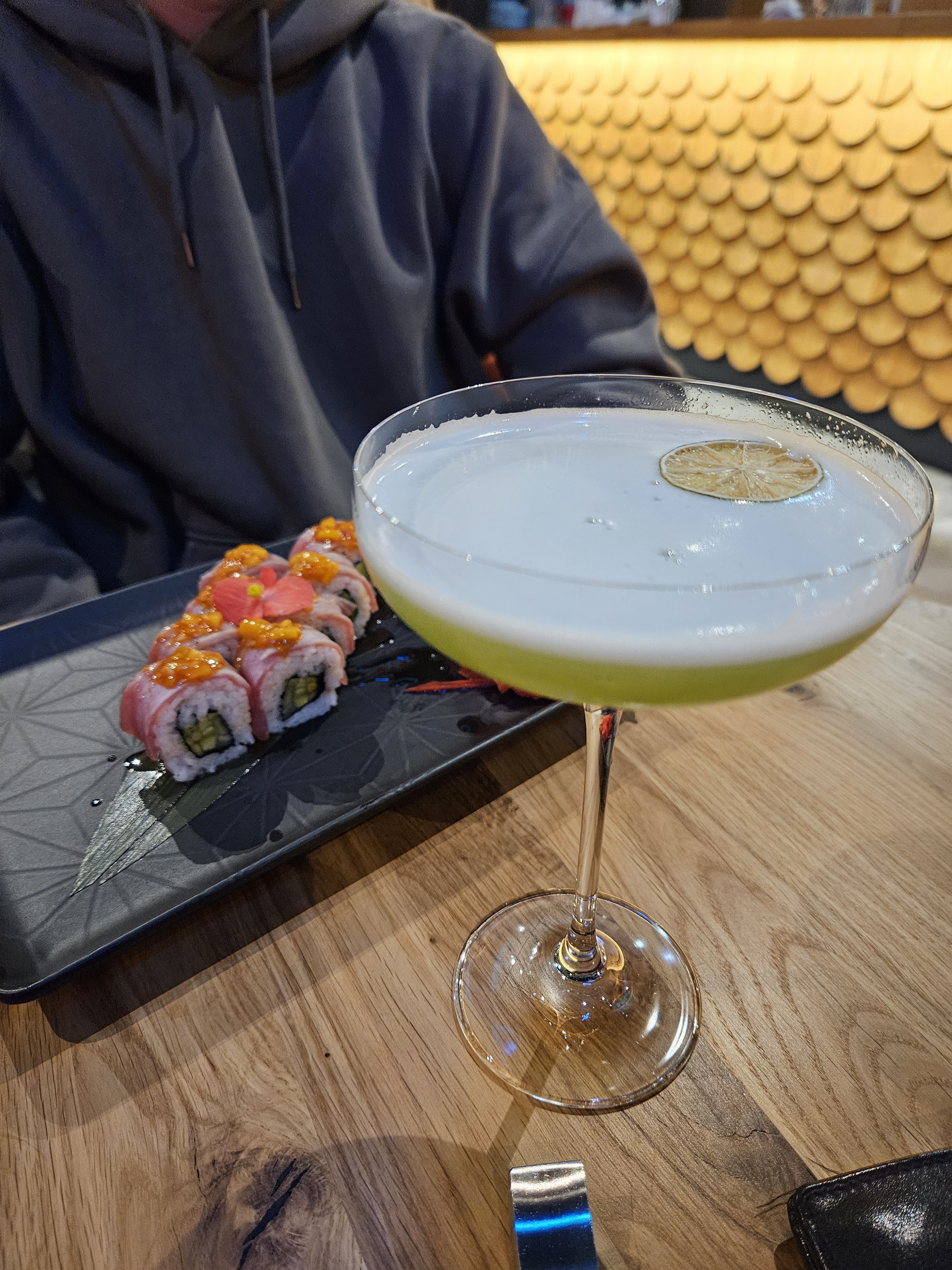 Sake Lounge. Ресторан азійської кухні. Тераса з кальянами. DJ-сети щовихідних. image 5