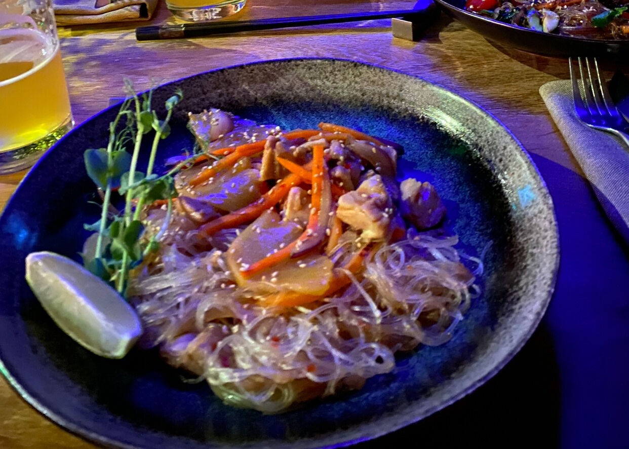 Sake Lounge. Ресторан азійської кухні. Тераса з кальянами. DJ-сети щовихідних. image 9