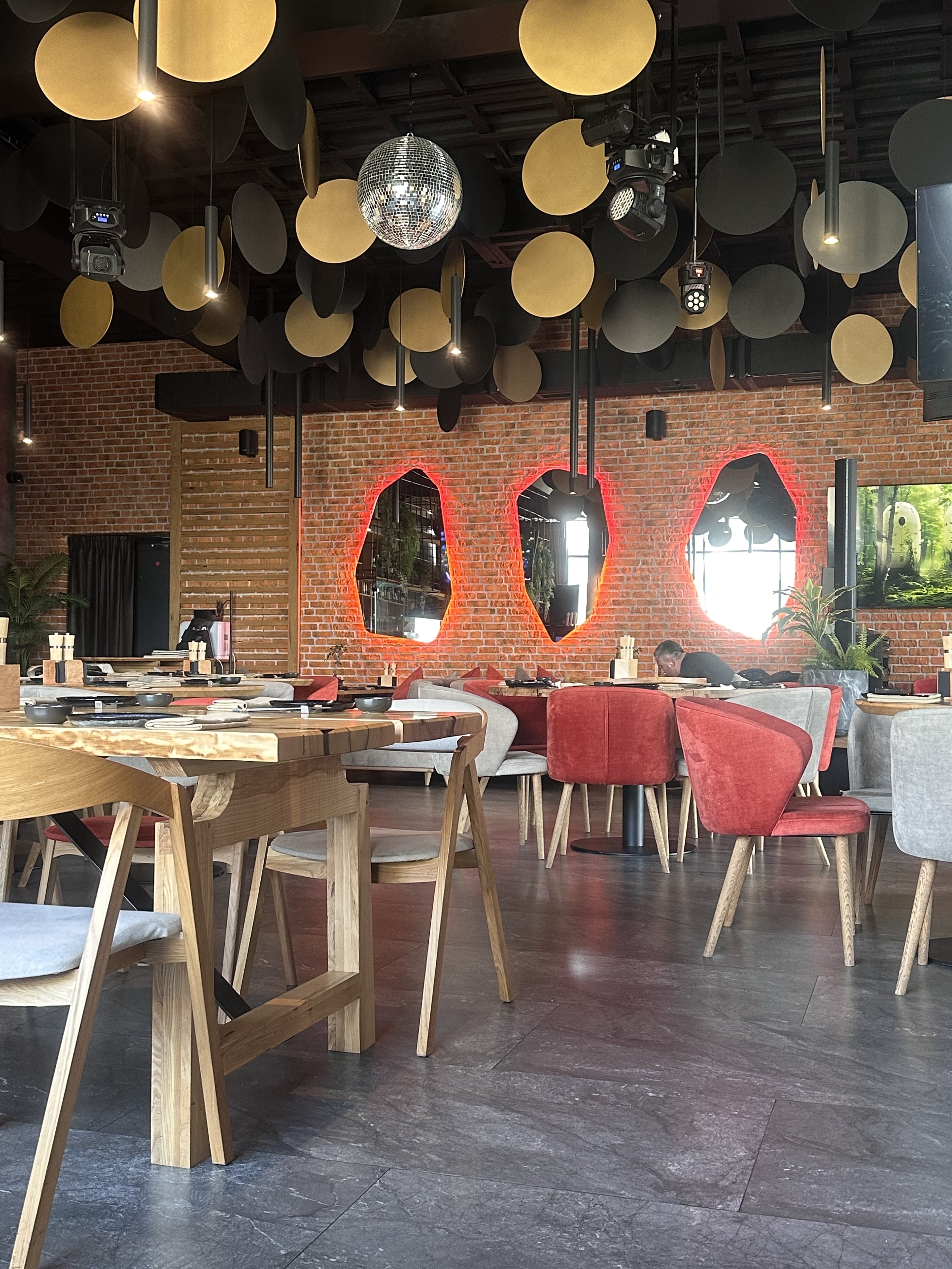 Sake Lounge. Ресторан азійської кухні. Тераса з кальянами. DJ-сети щовихідних. image 10