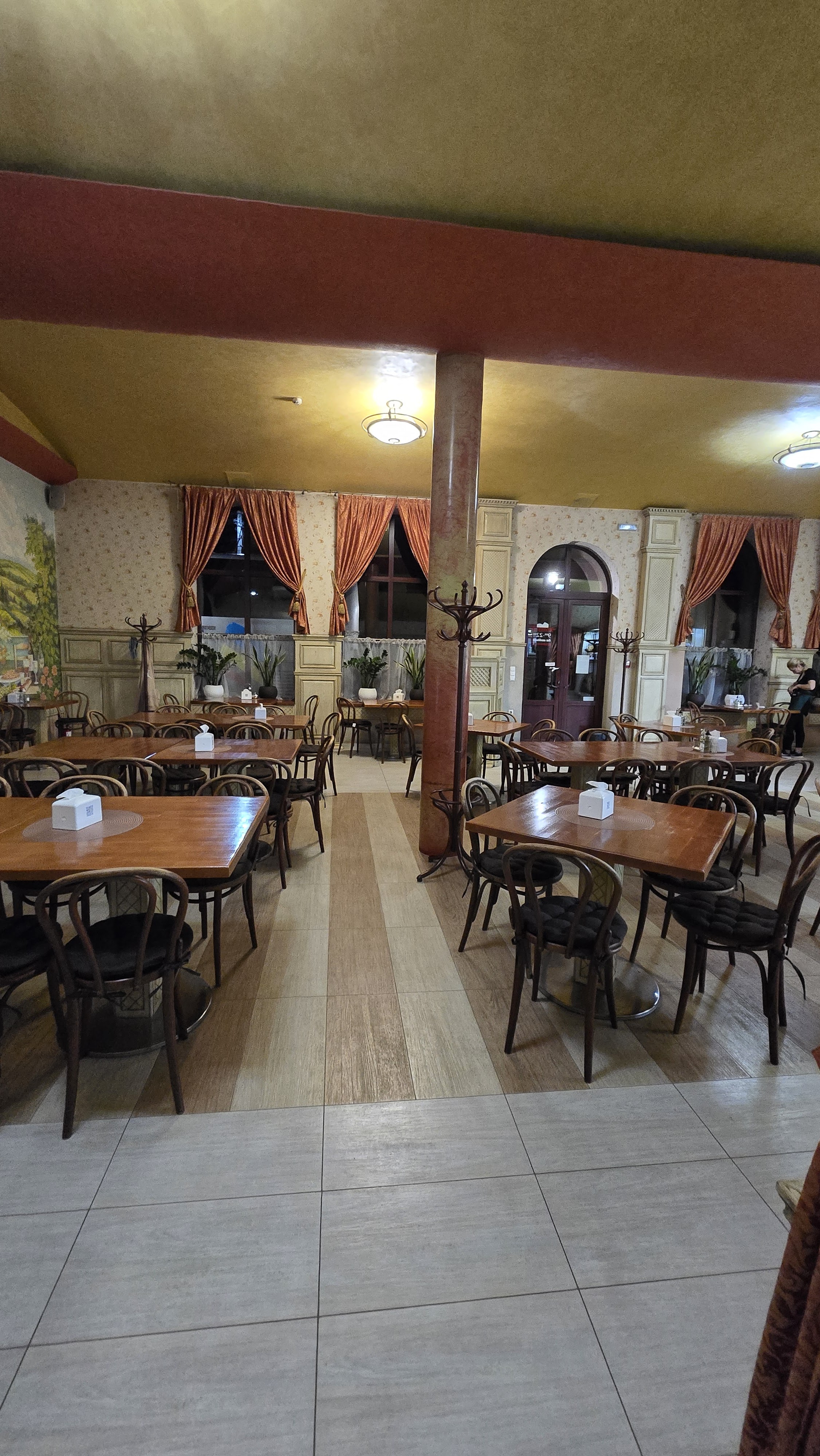 Pizzeria Kolizey (Colosseum) image 6