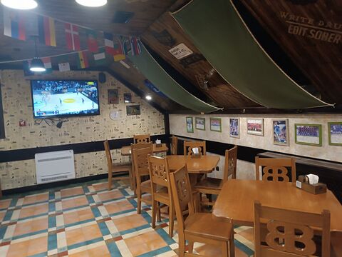 Barry Barr's Irish Pub&Bar image 2