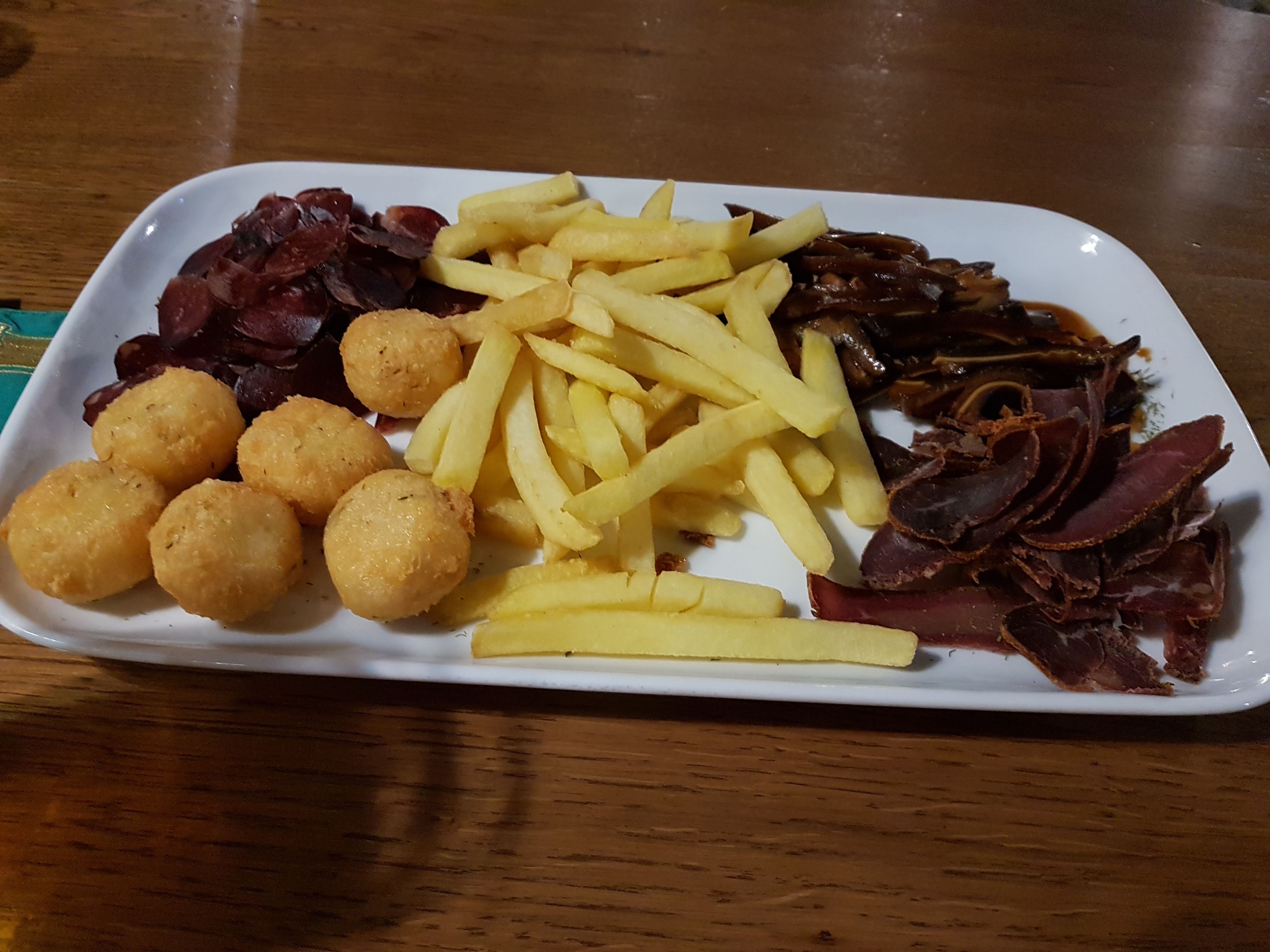 Barry Barr's Irish Pub&Bar image 8