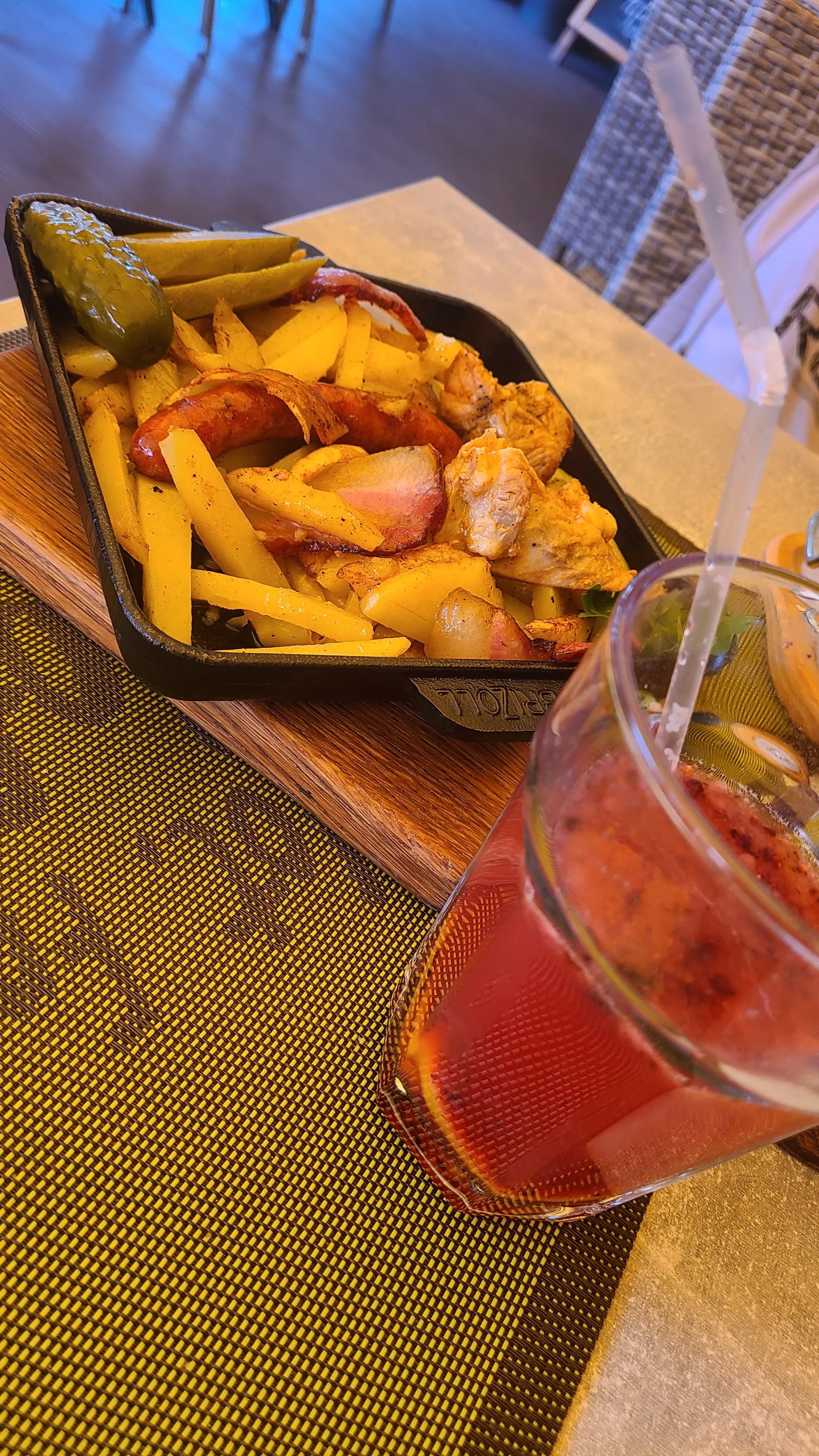 365 cafe image 9