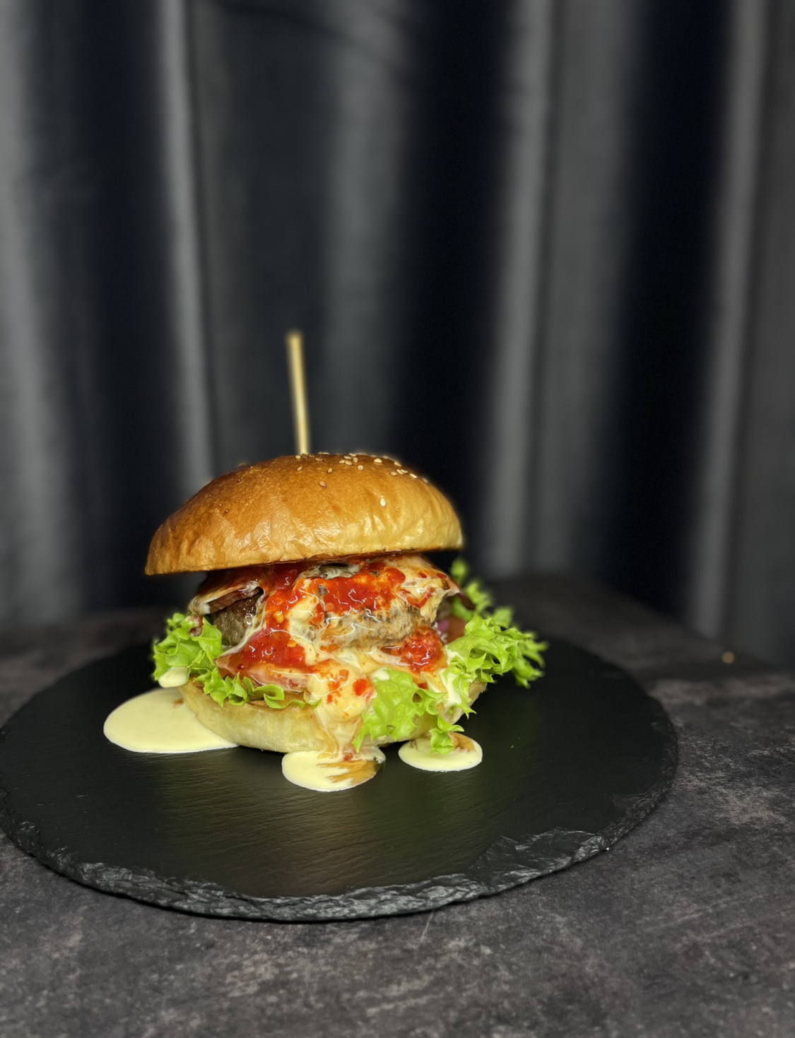 Лаунж Бар "FAMOUS" image 2