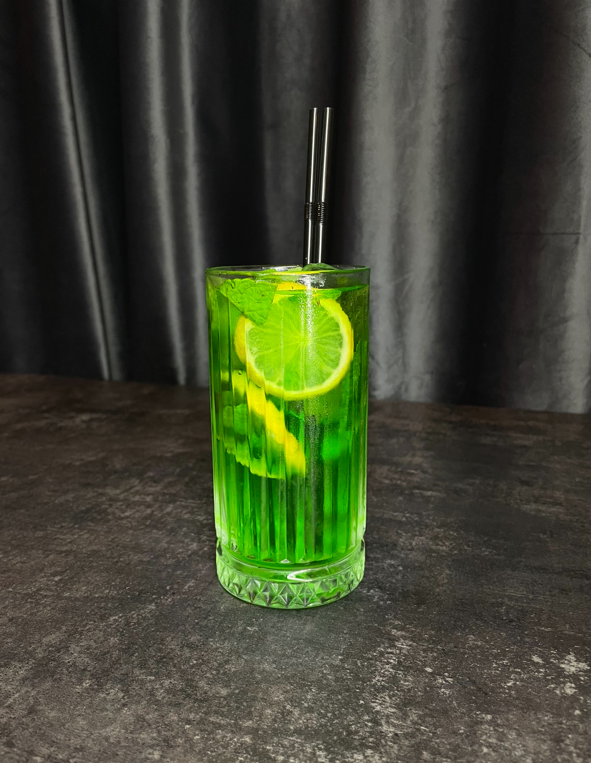 Лаунж Бар "FAMOUS" image 9