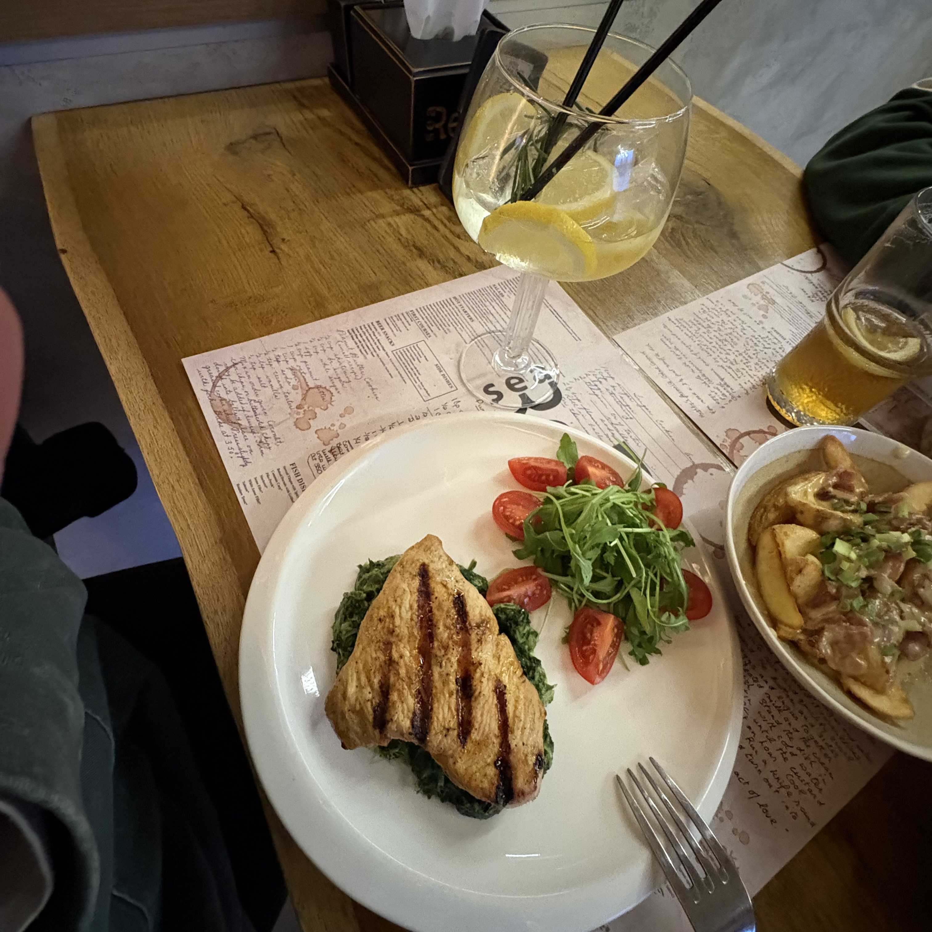 SeaReBro Restobar image 8