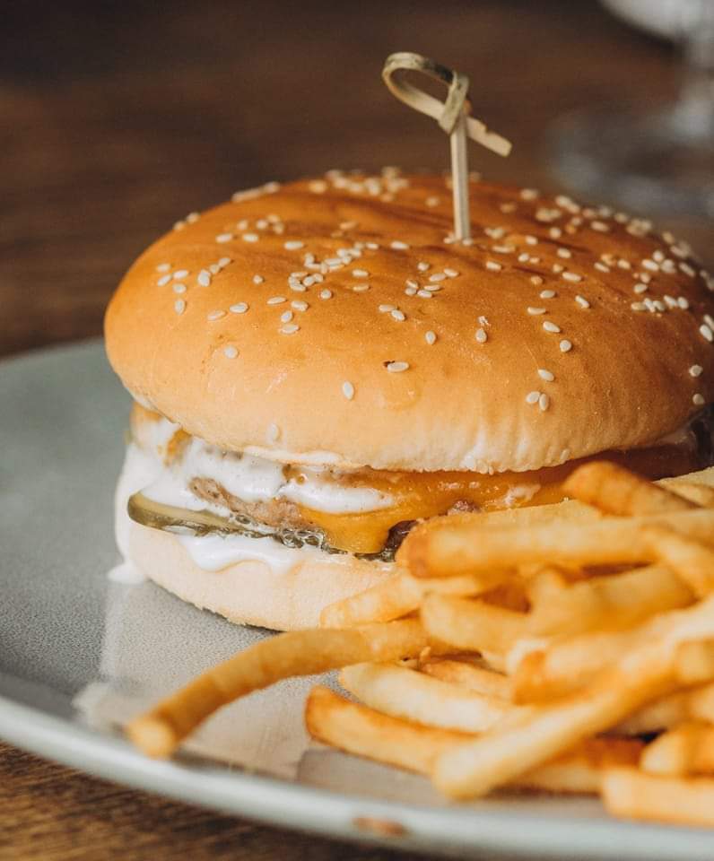 SeaReBro Restobar image 10