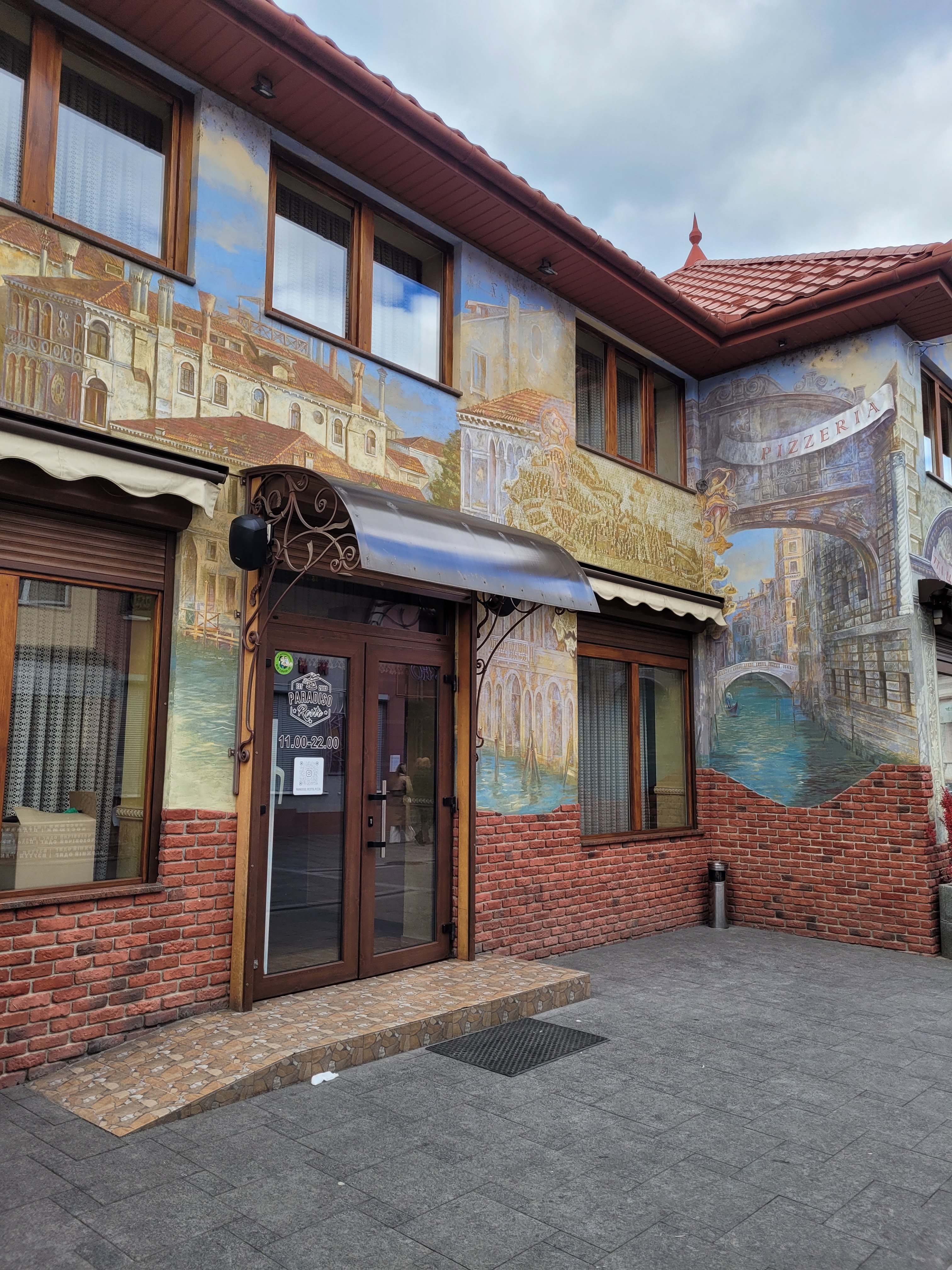 Paradiso resto pizza image 5