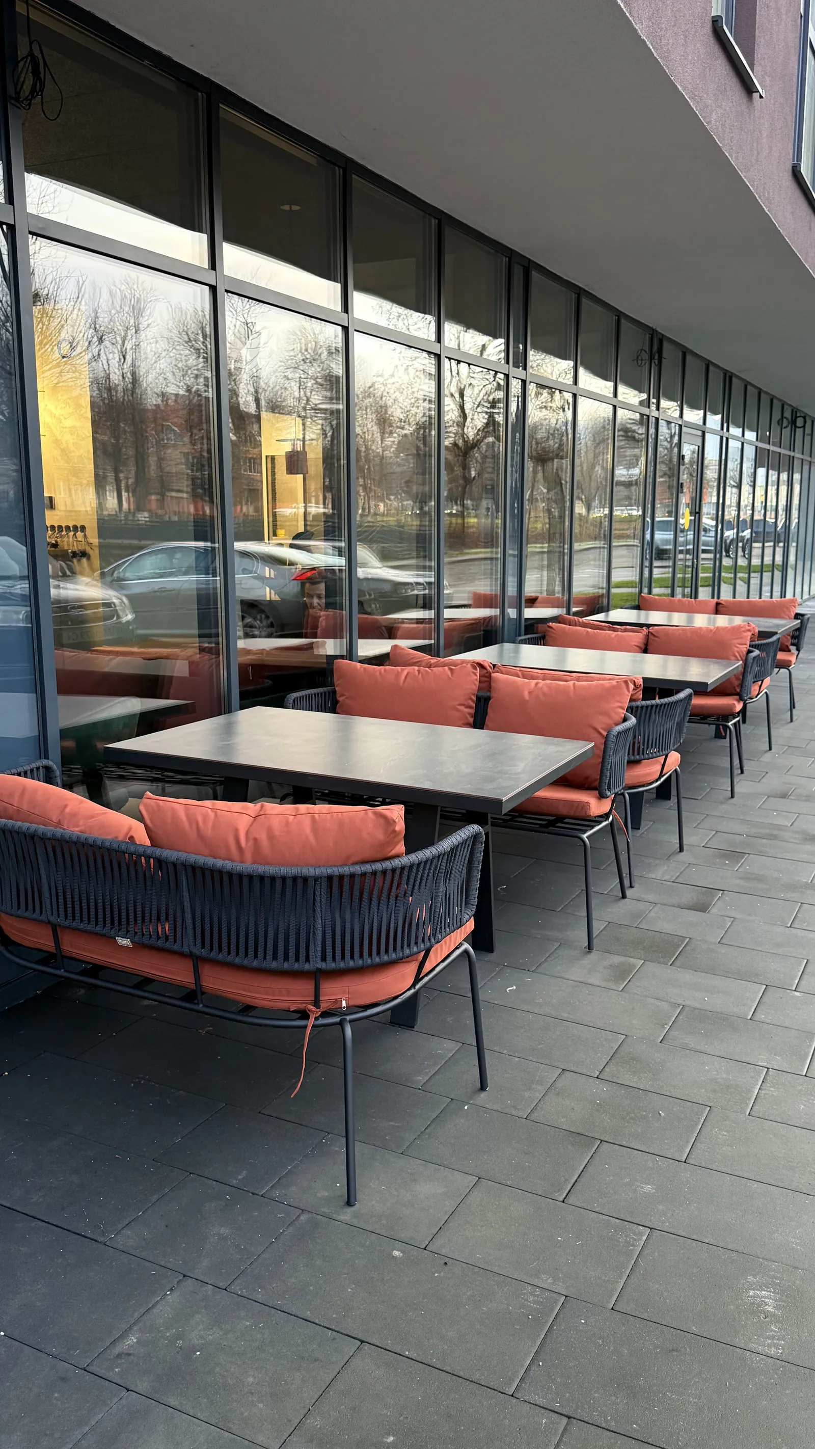 NaVi resto & lounge image 9