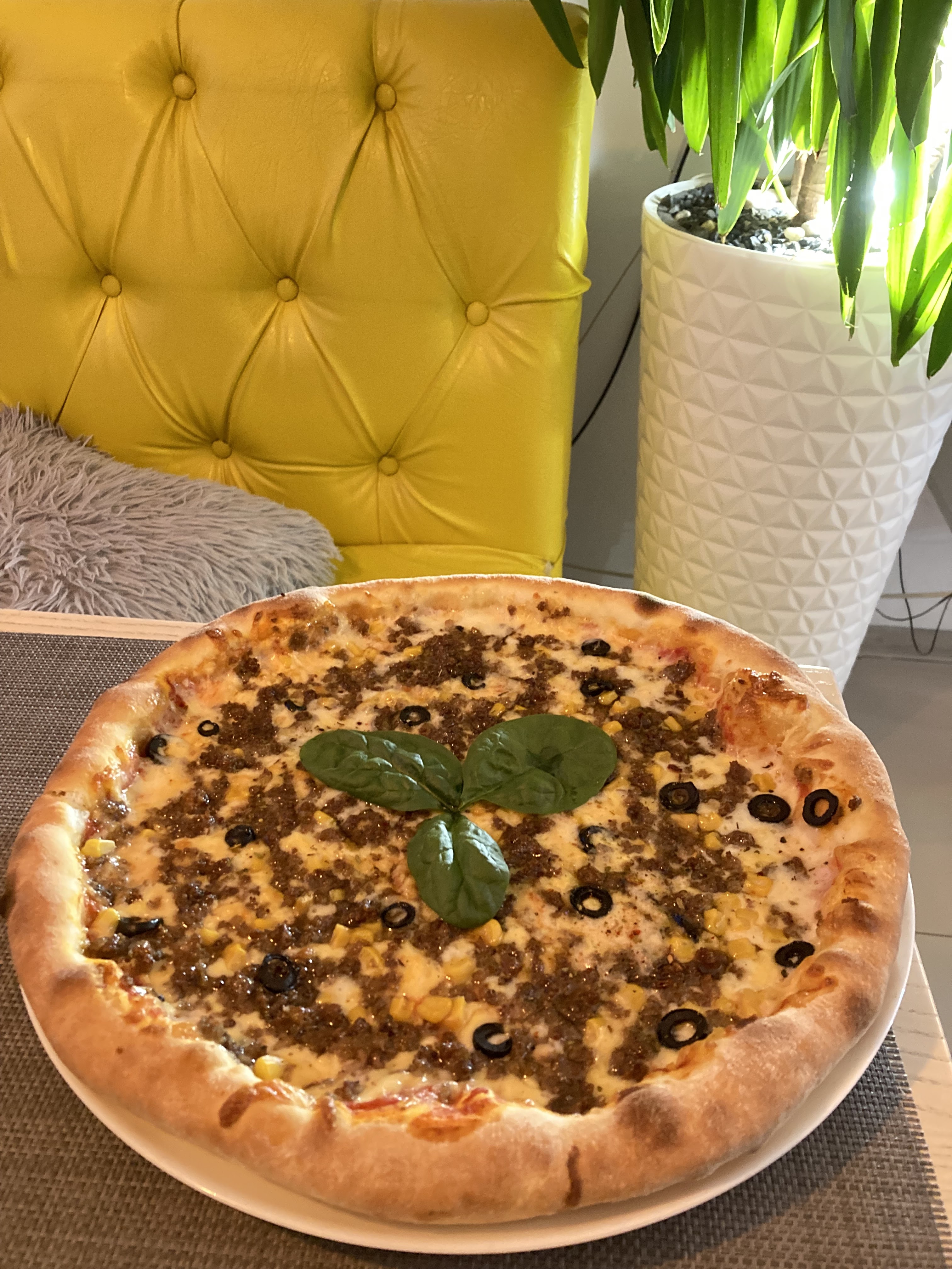 Pizza & Salat image 4