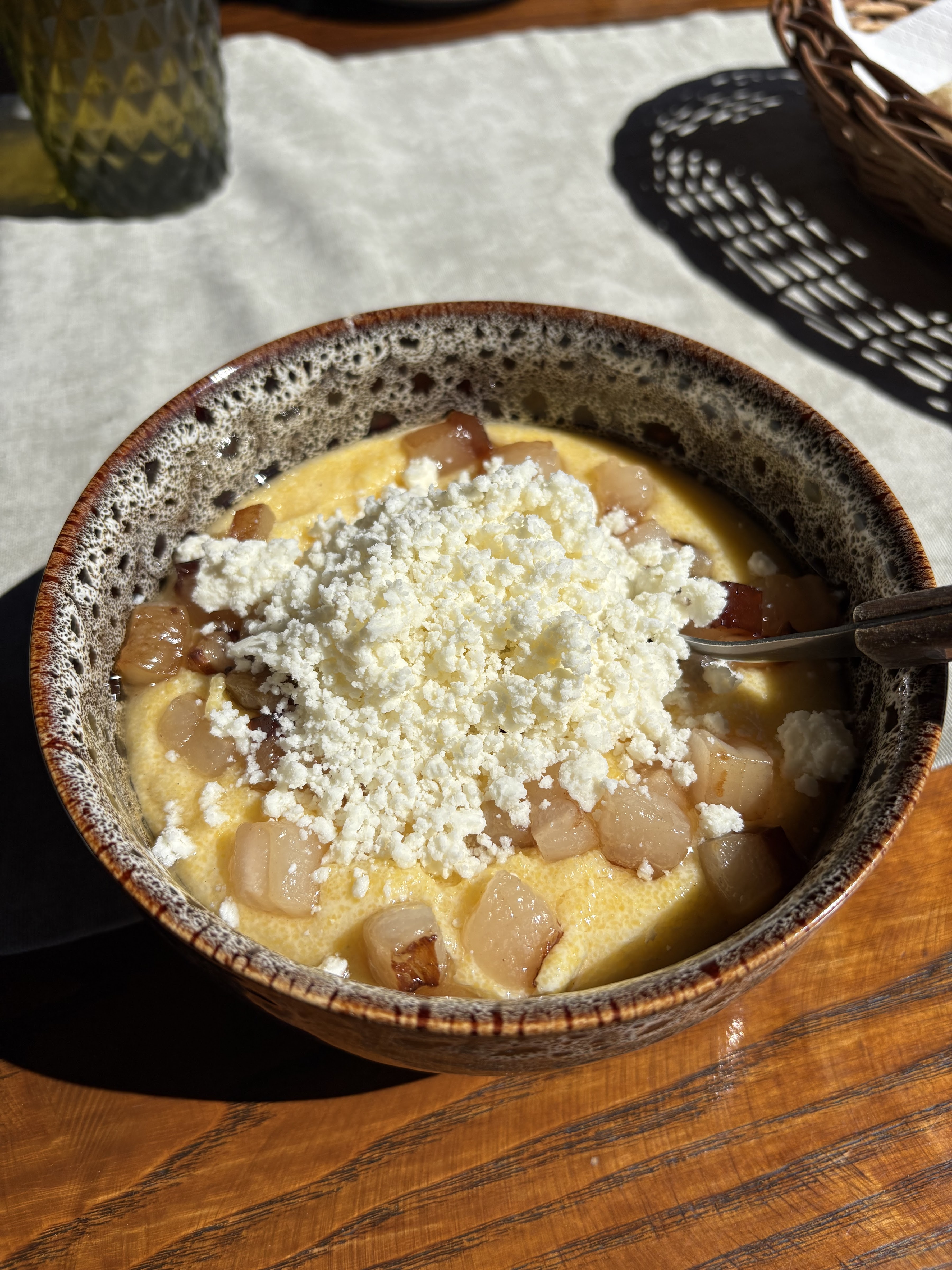 Komora. Pitsa Na Drovakh Ta Zakarpat·sʹka Kukhnya. image 10