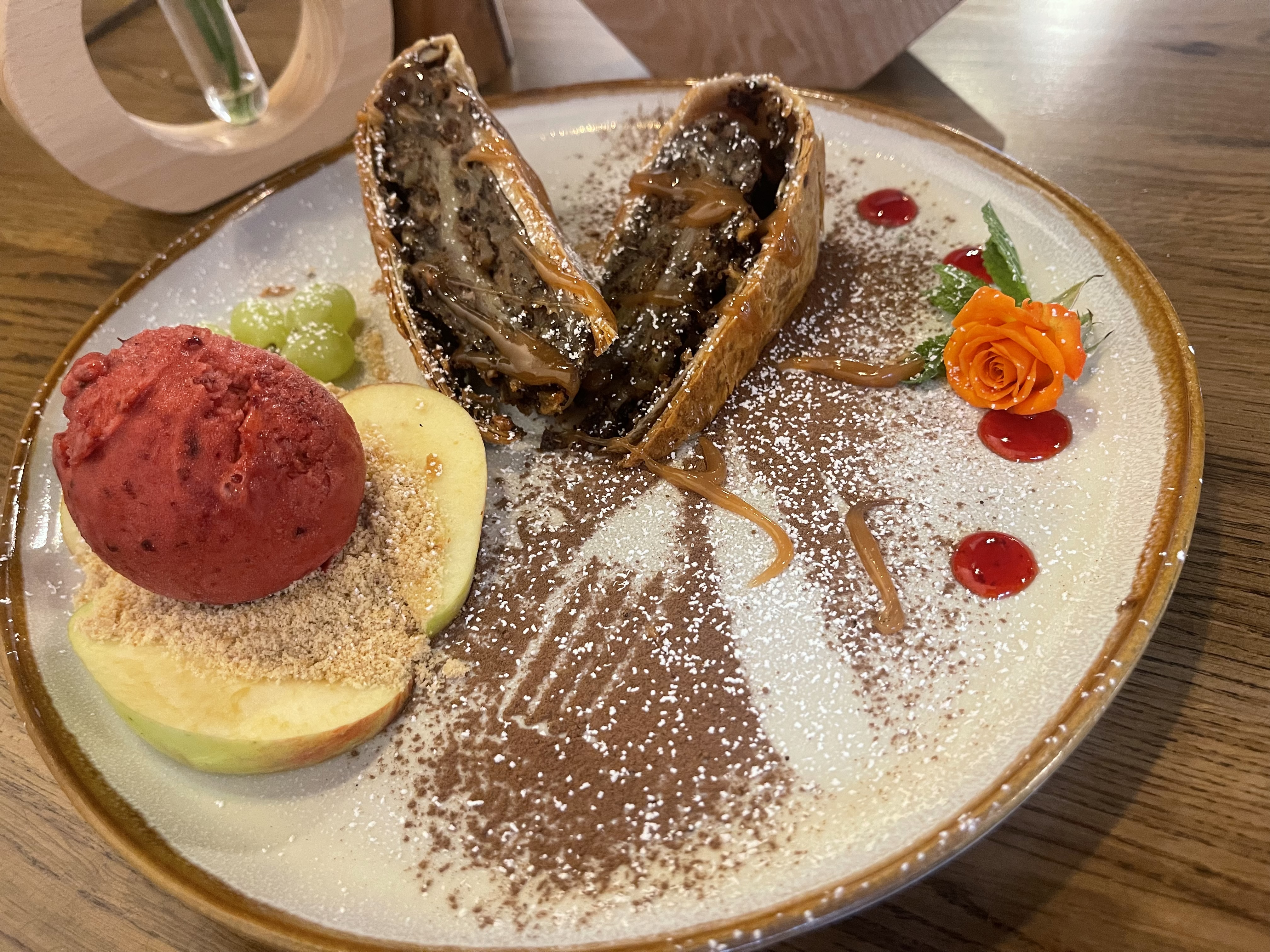 Ресторан Vatra image 2