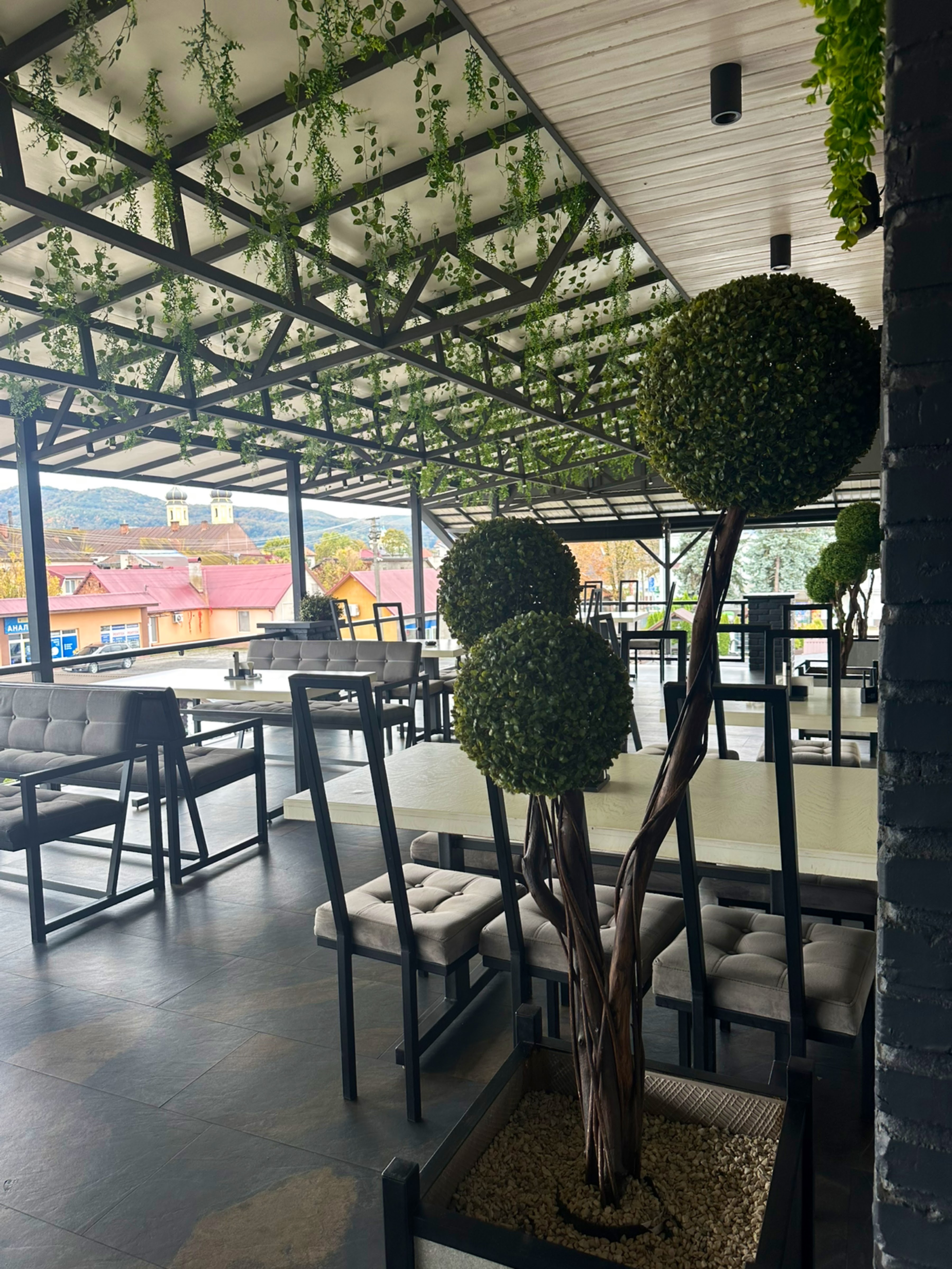 Forest Khust image 7